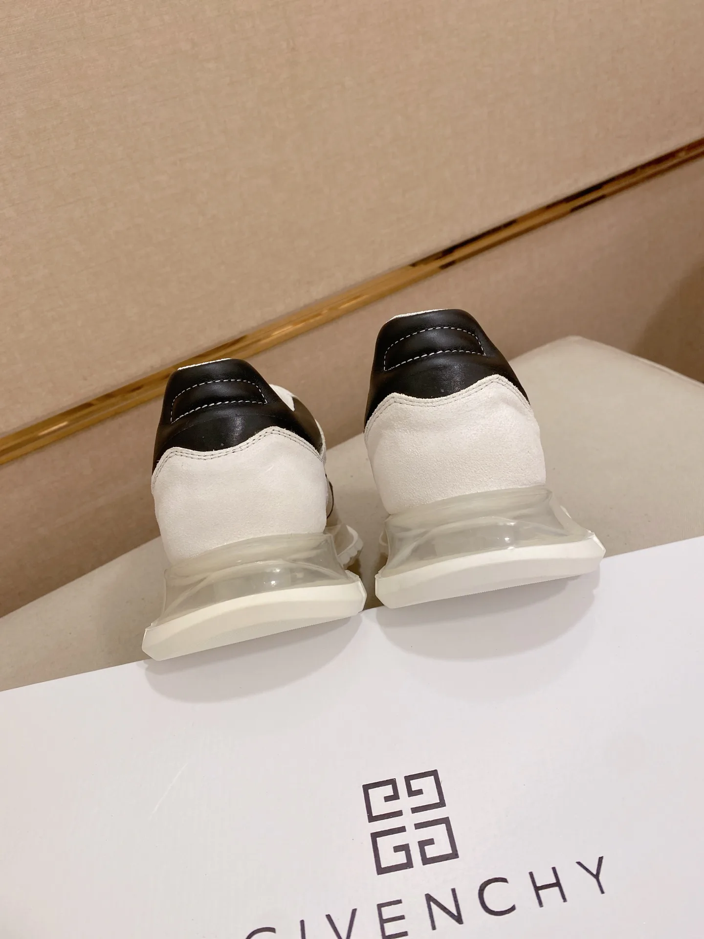 Кроссовки Женские Givenchy 1628786