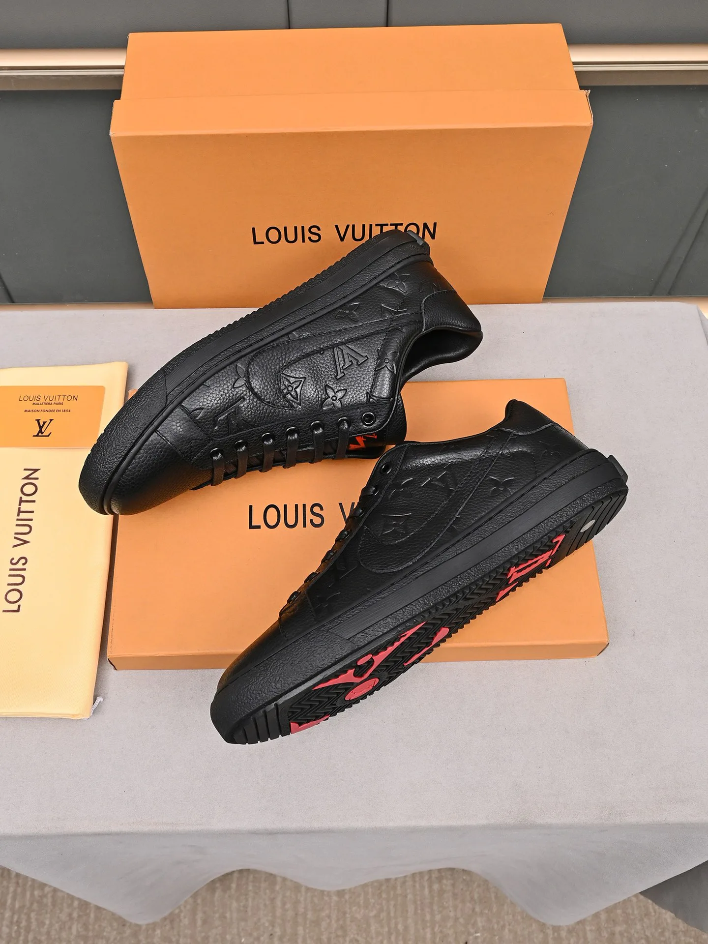 Кроссовки Мужские Louis Vuitton 12960049