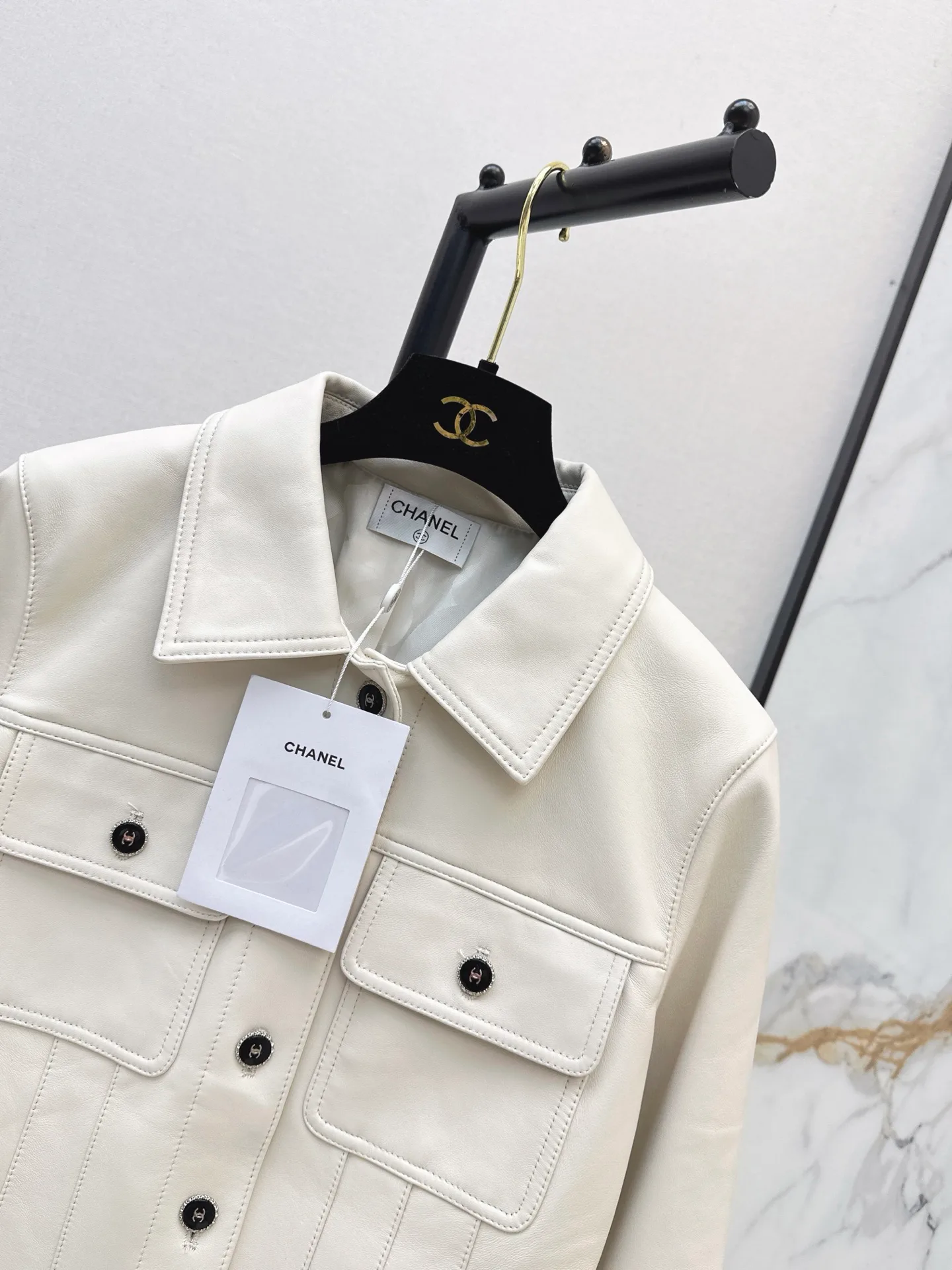 Кожаные Куртки И Дублёнки Женские Chanel 18173022