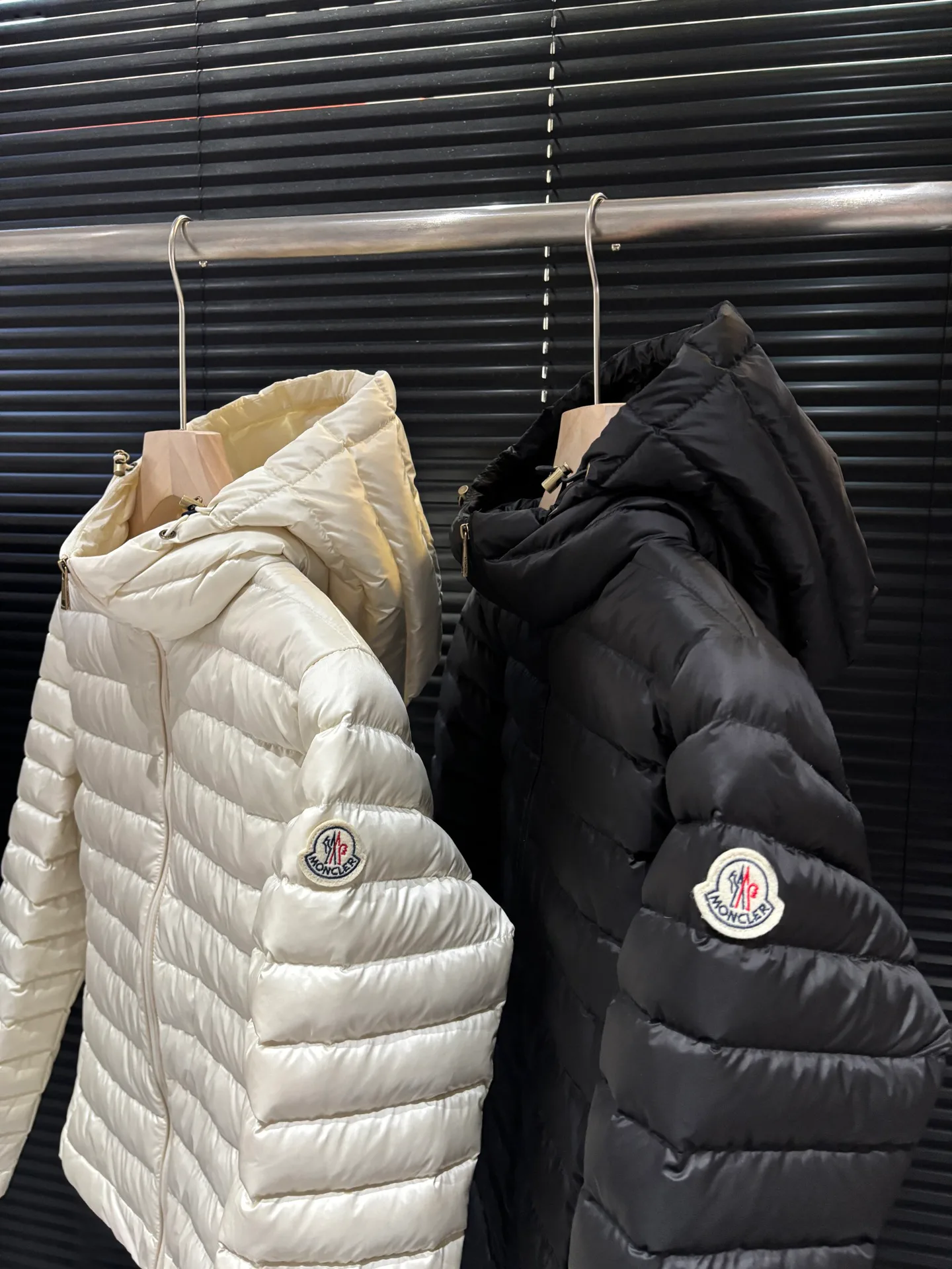 Куртки И Пуховики Женские Moncler 19103604