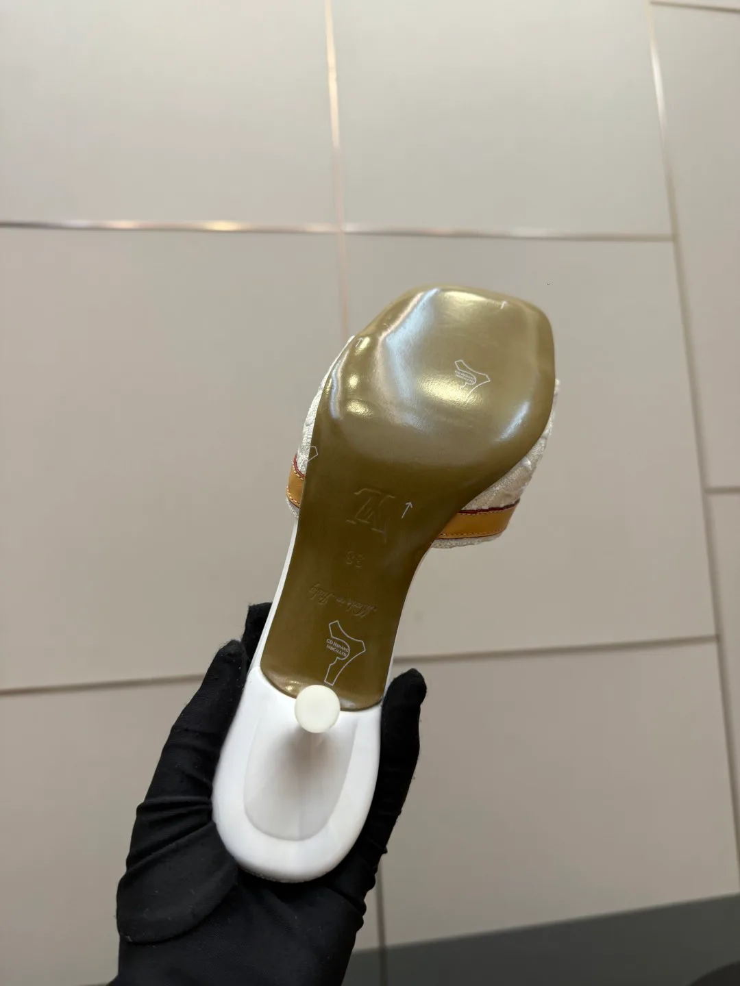 Босоножки Женские Louis Vuitton 1466336