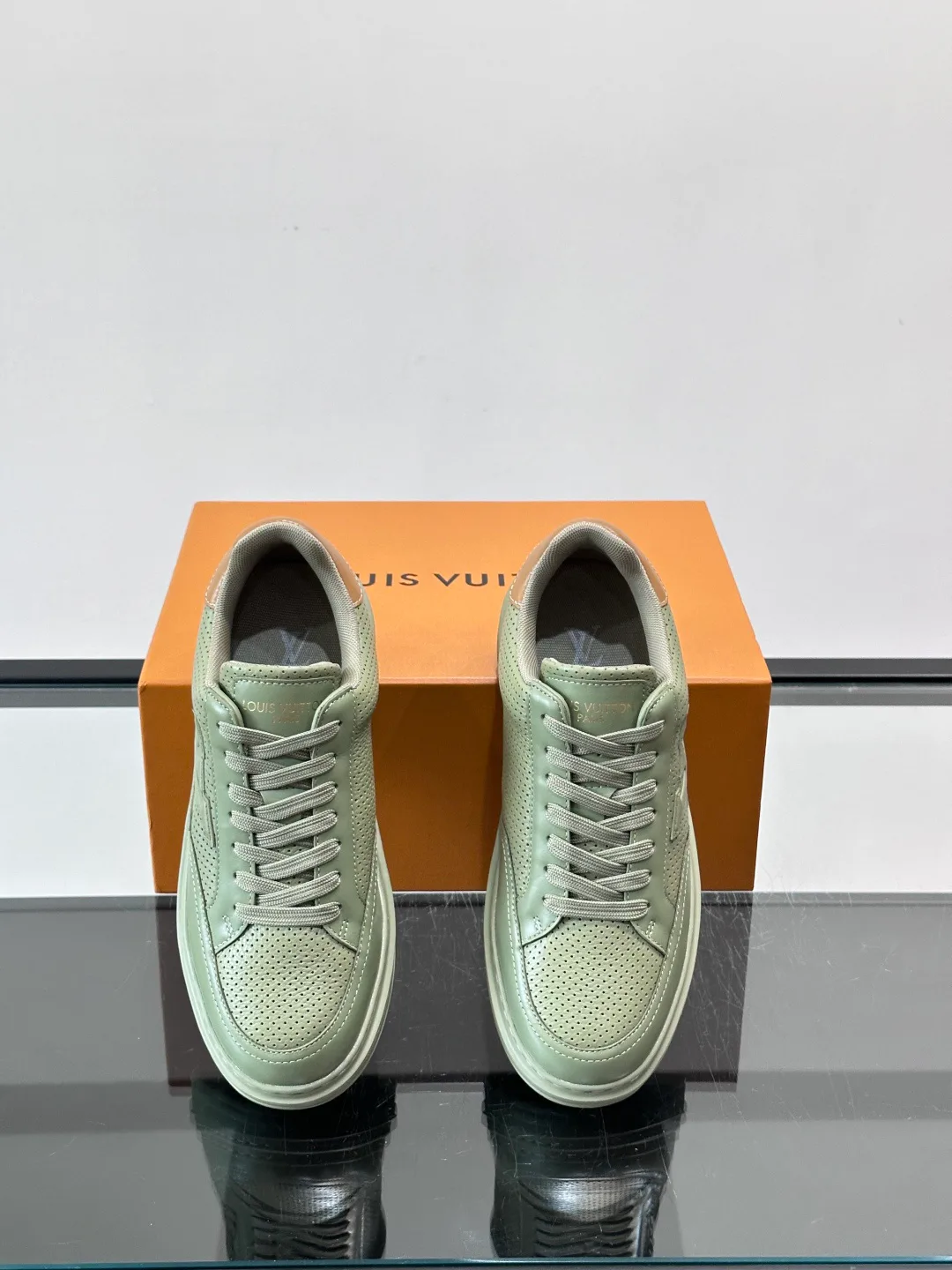 Кроссовки Мужские Louis Vuitton 12917771