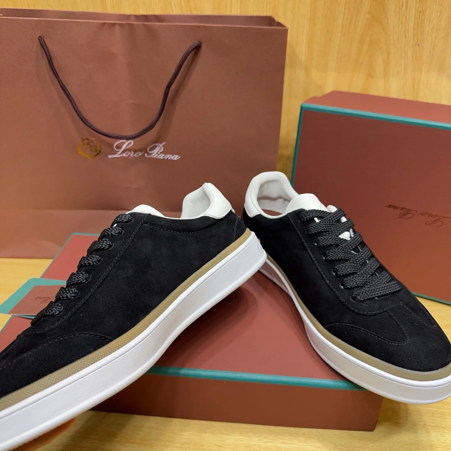 Кроссовки Женские Loro Piana 18263652