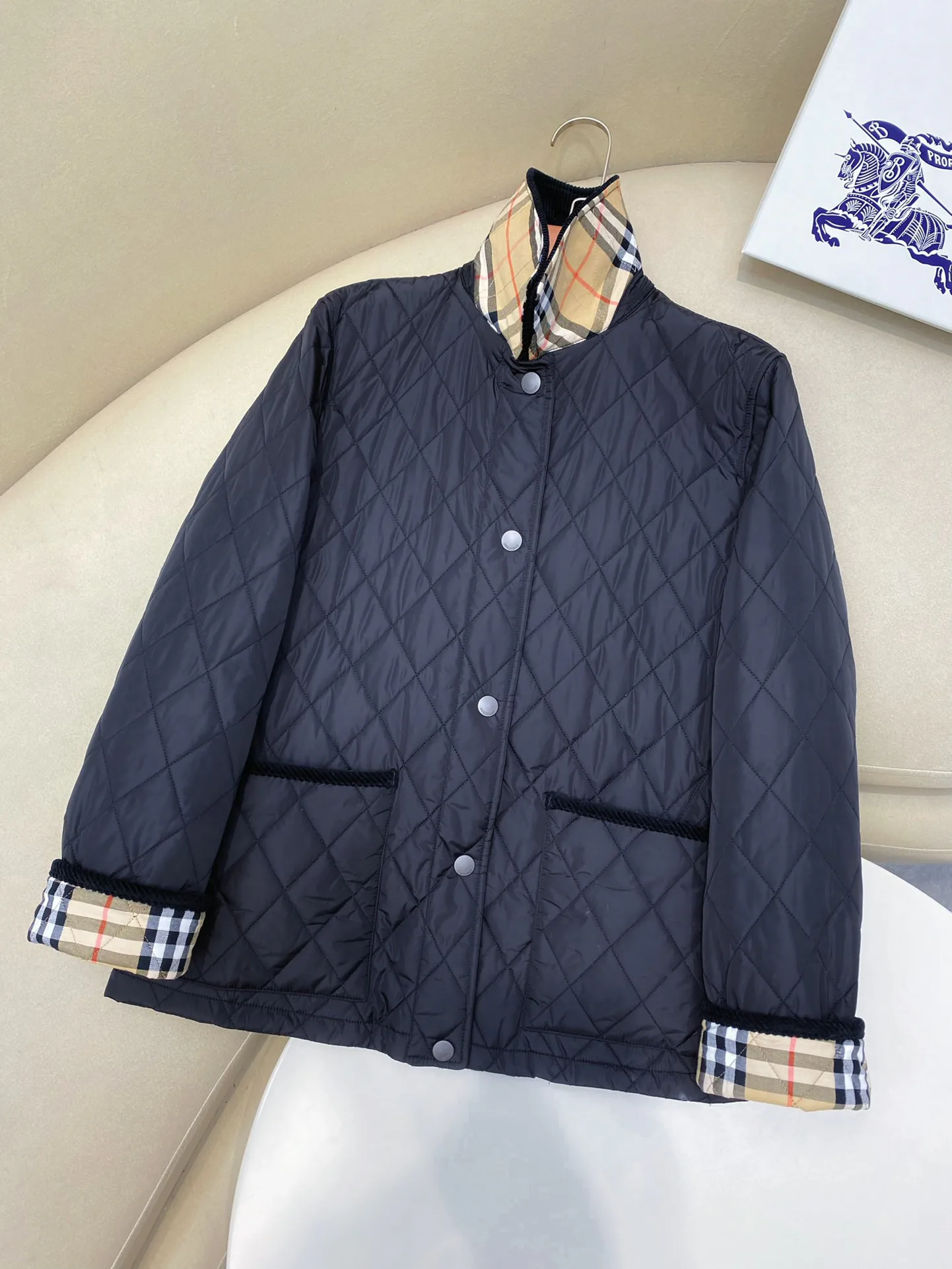Куртки И Пуховики Женские Burberry 18140707