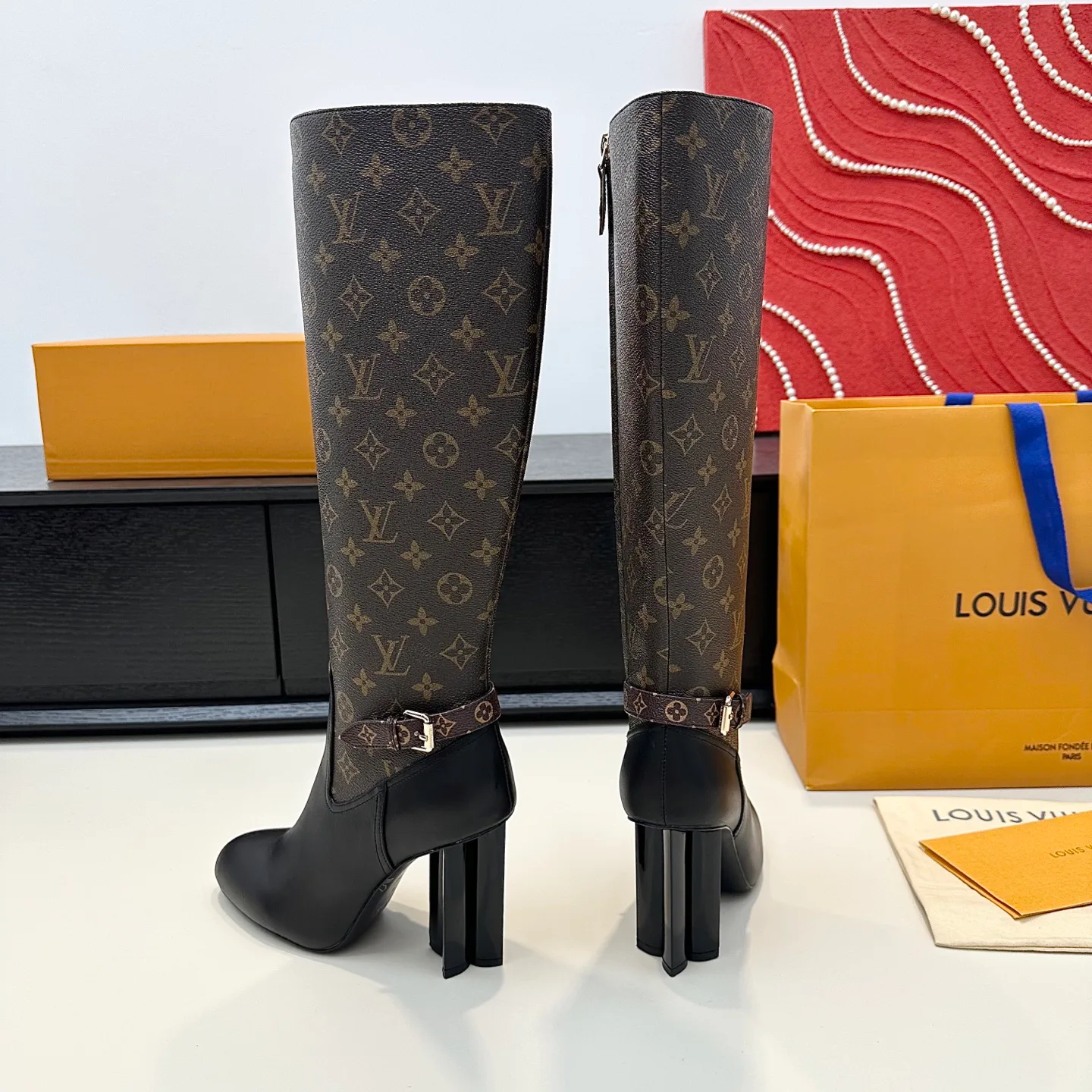 Сапоги Женские Louis Vuitton 19301560