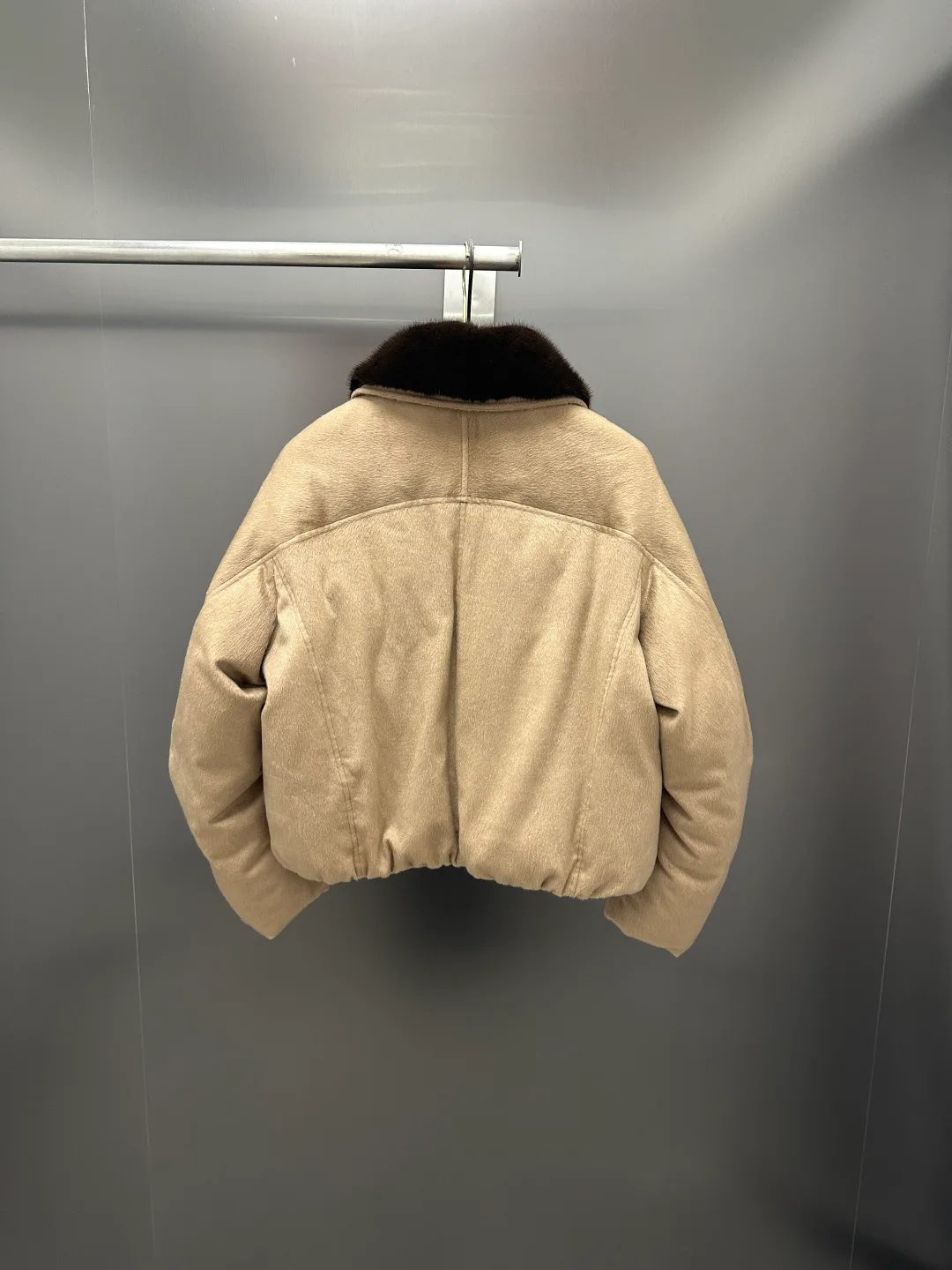Куртки И Пуховики Женские Loro Piana 18702457