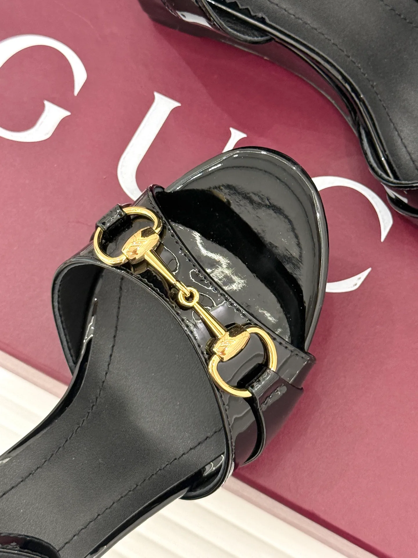 Босоножки Женские Gucci 18034495