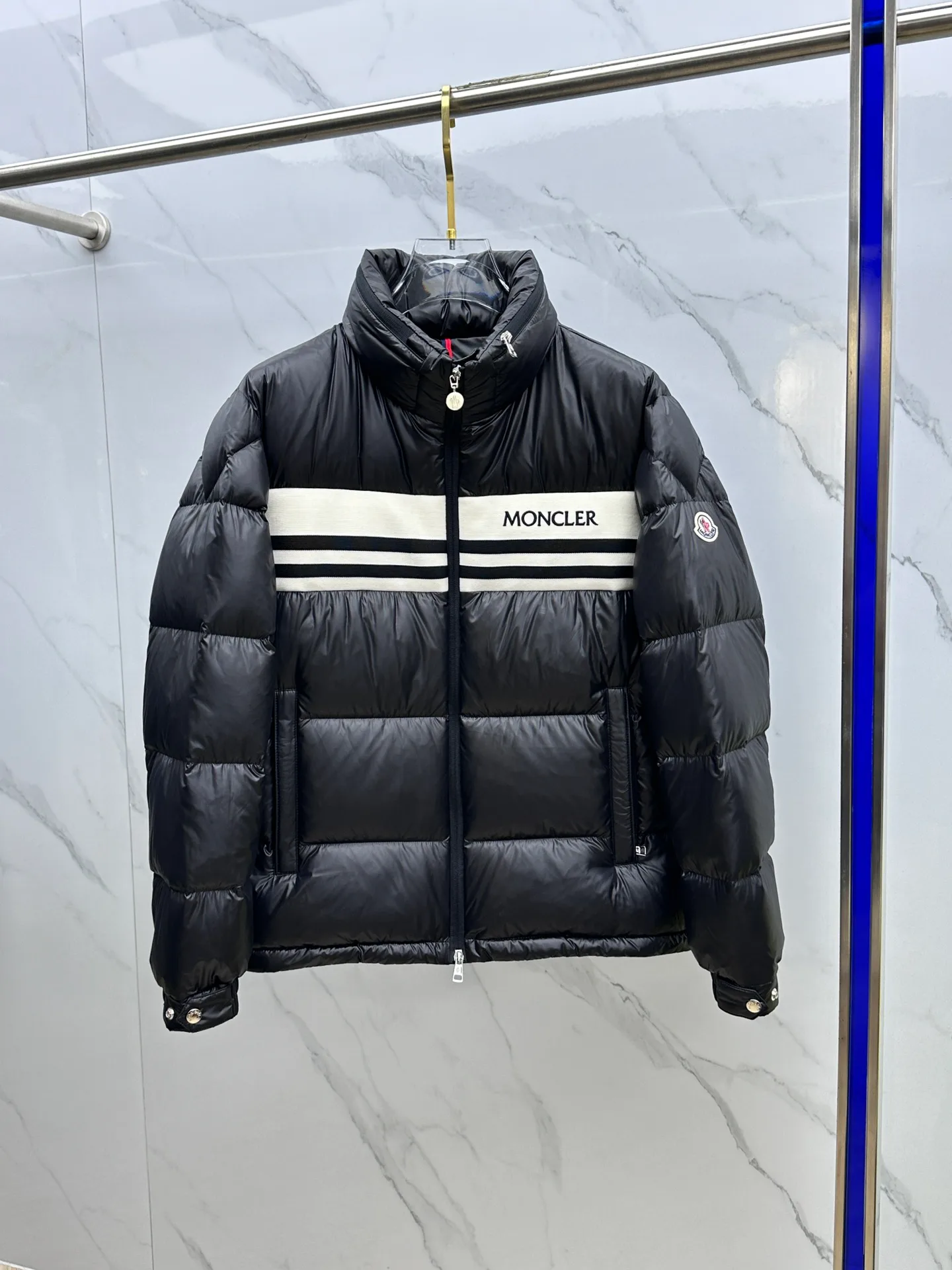 Куртки И Пуховики Мужские Moncler 2237417