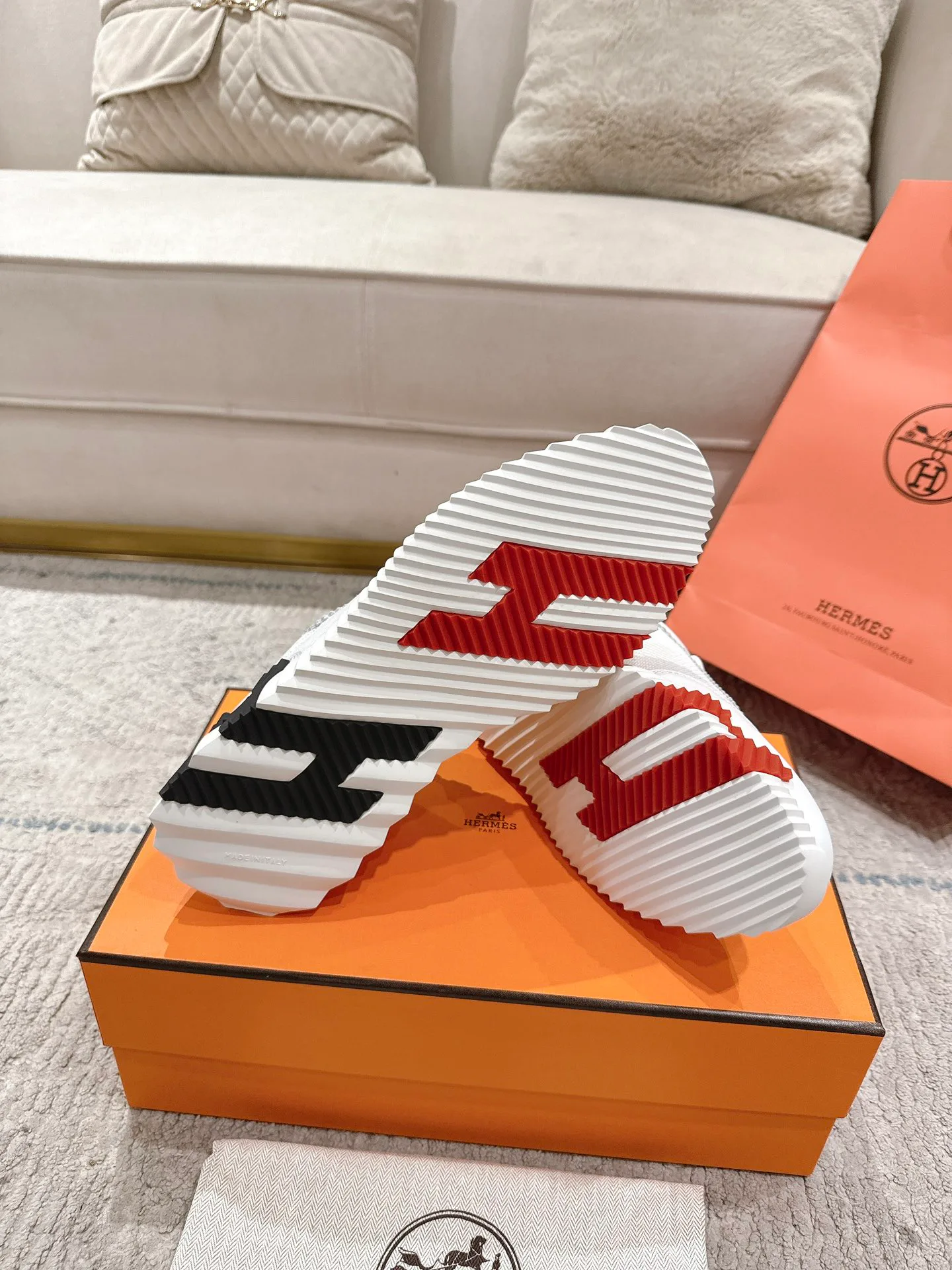 Кроссовки Женские Hermes 11738673