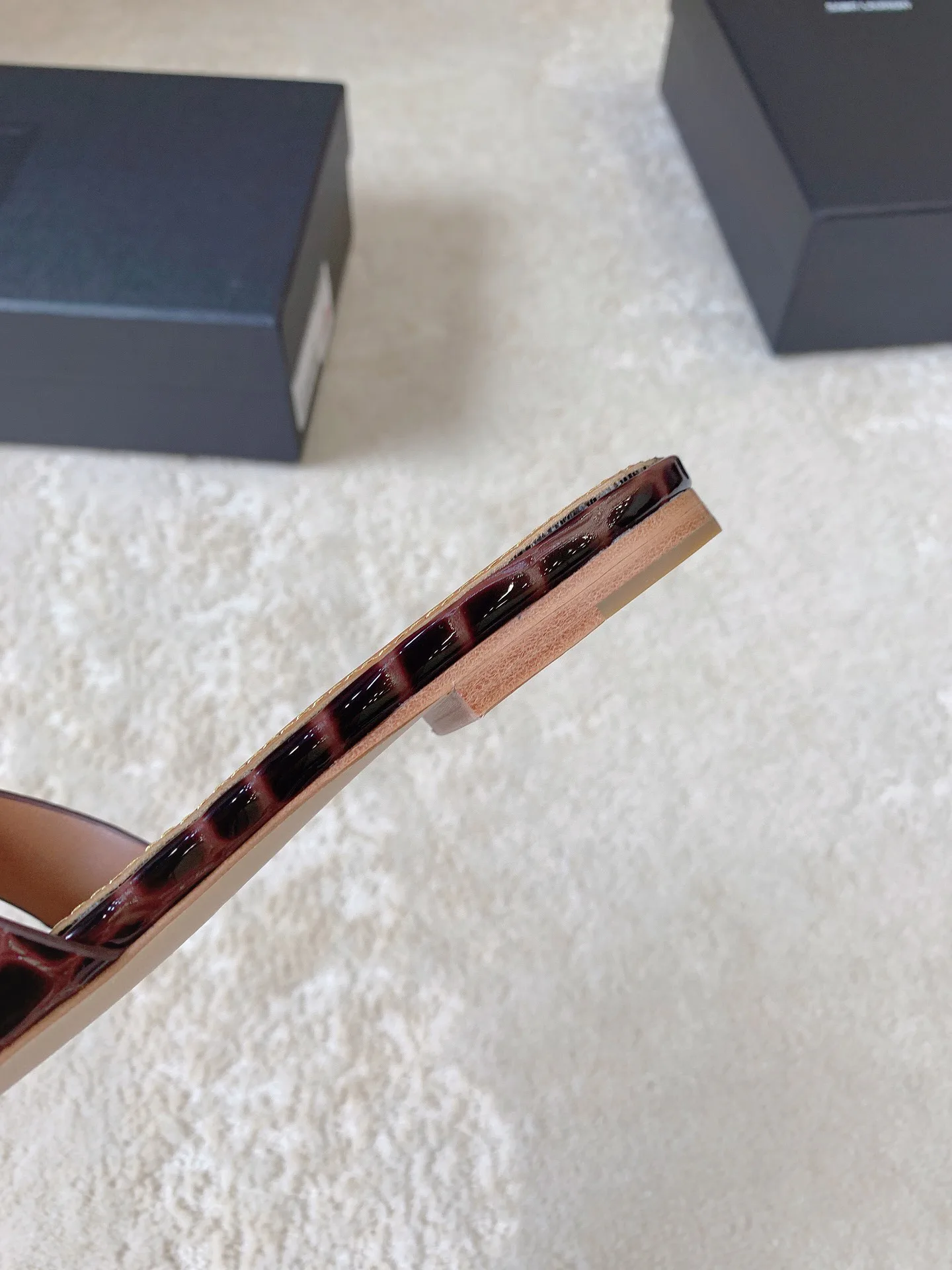 Шлепанцы Женские Saint Laurent 4390926