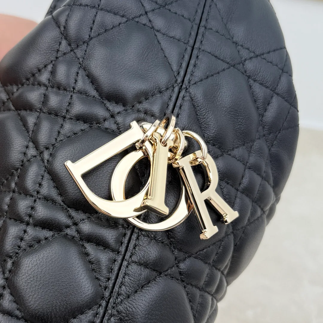 Классические Сумки Женские Christian Dior 18116286