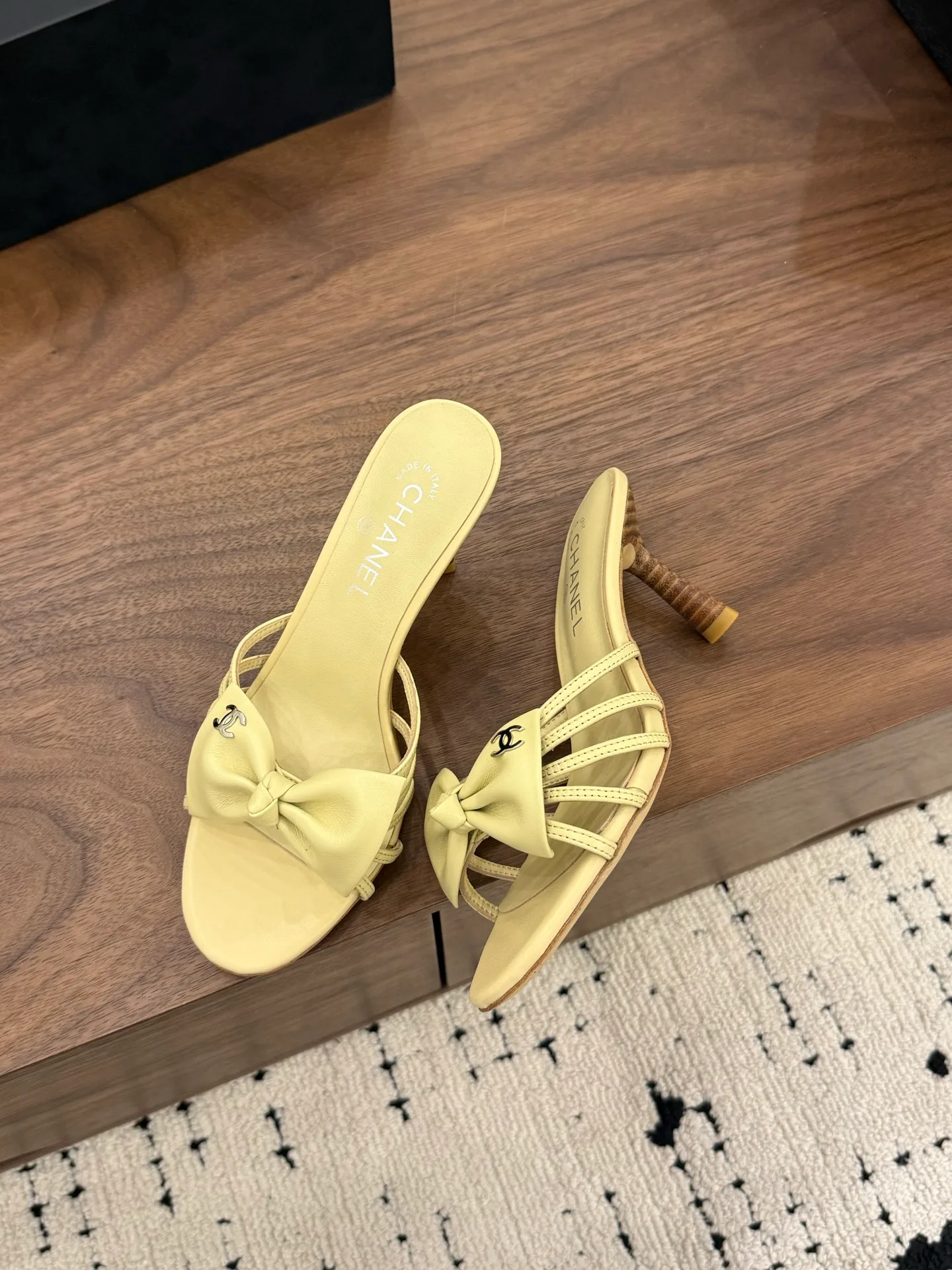 Сандалии Женские Chanel 13444896