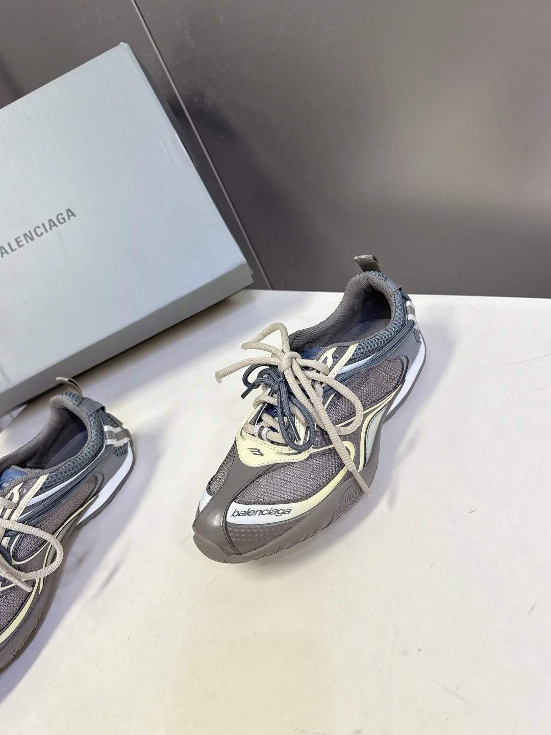 Кроссовки Женские Balenciaga 14220714
