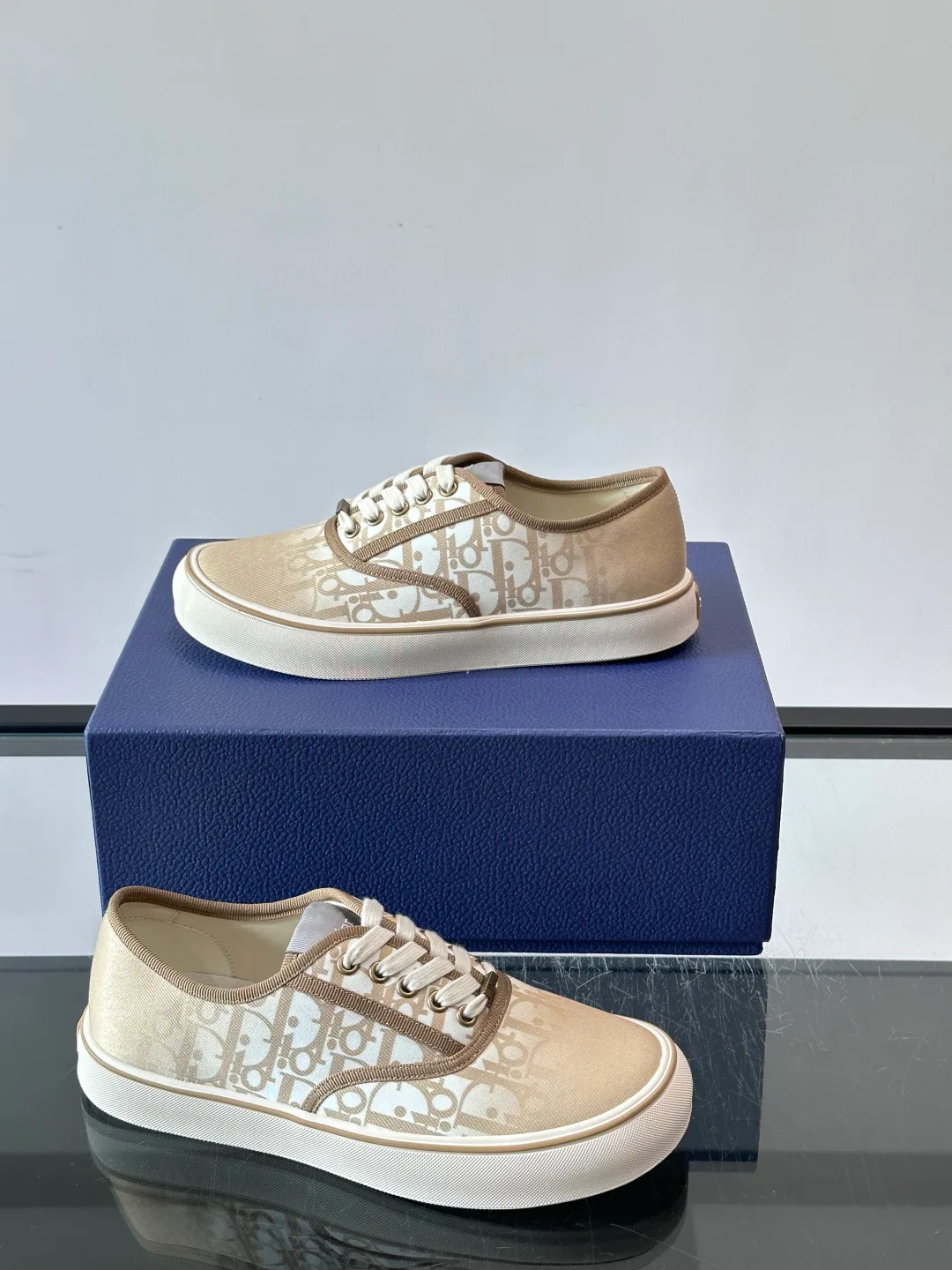 Кроссовки Женские Christian Dior 17649810