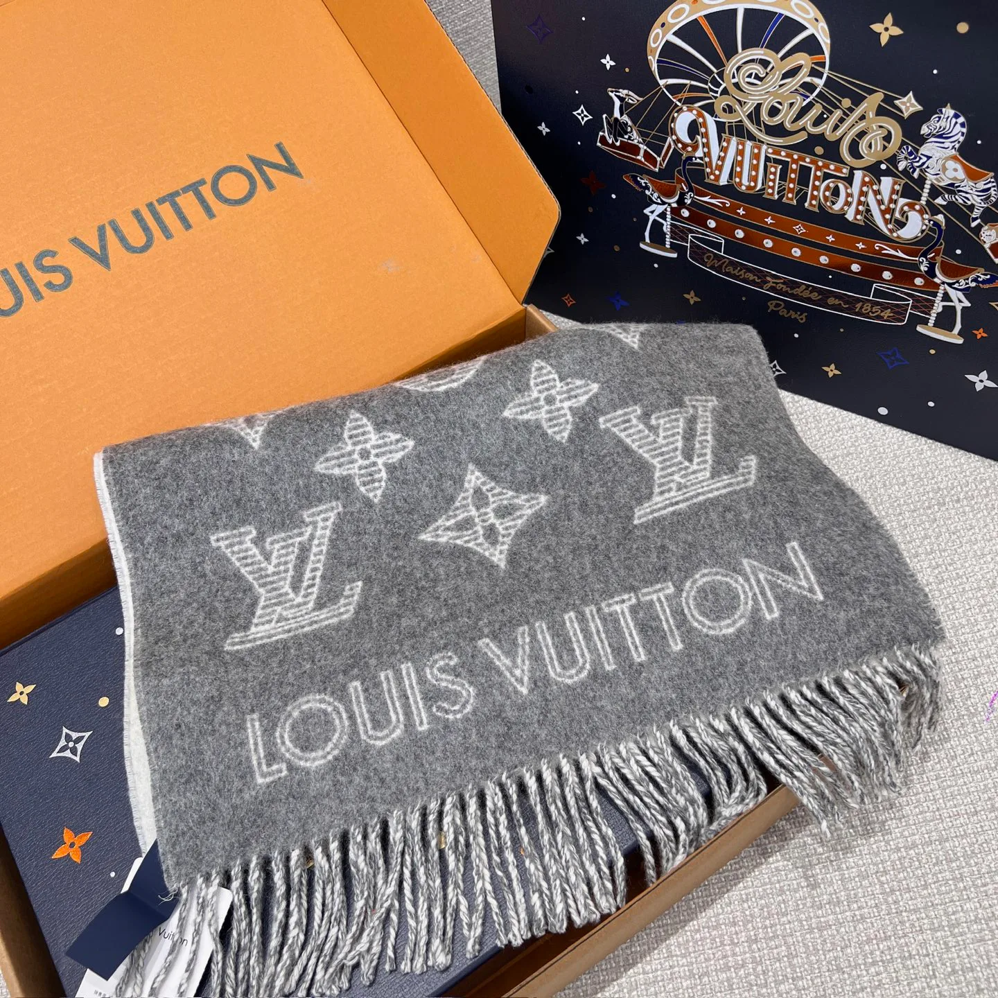 Шарфы Louis Vuitton 17323806