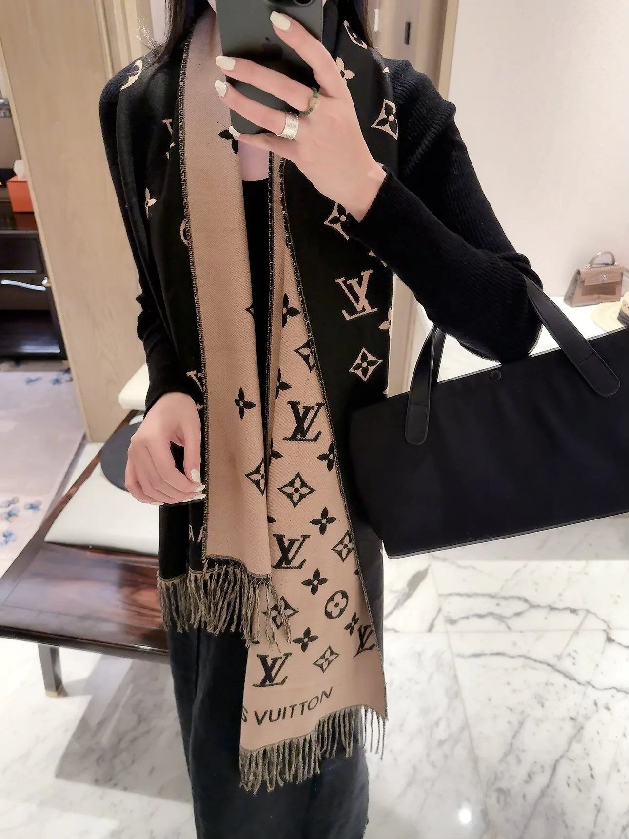 Шарфы Louis Vuitton 18322602