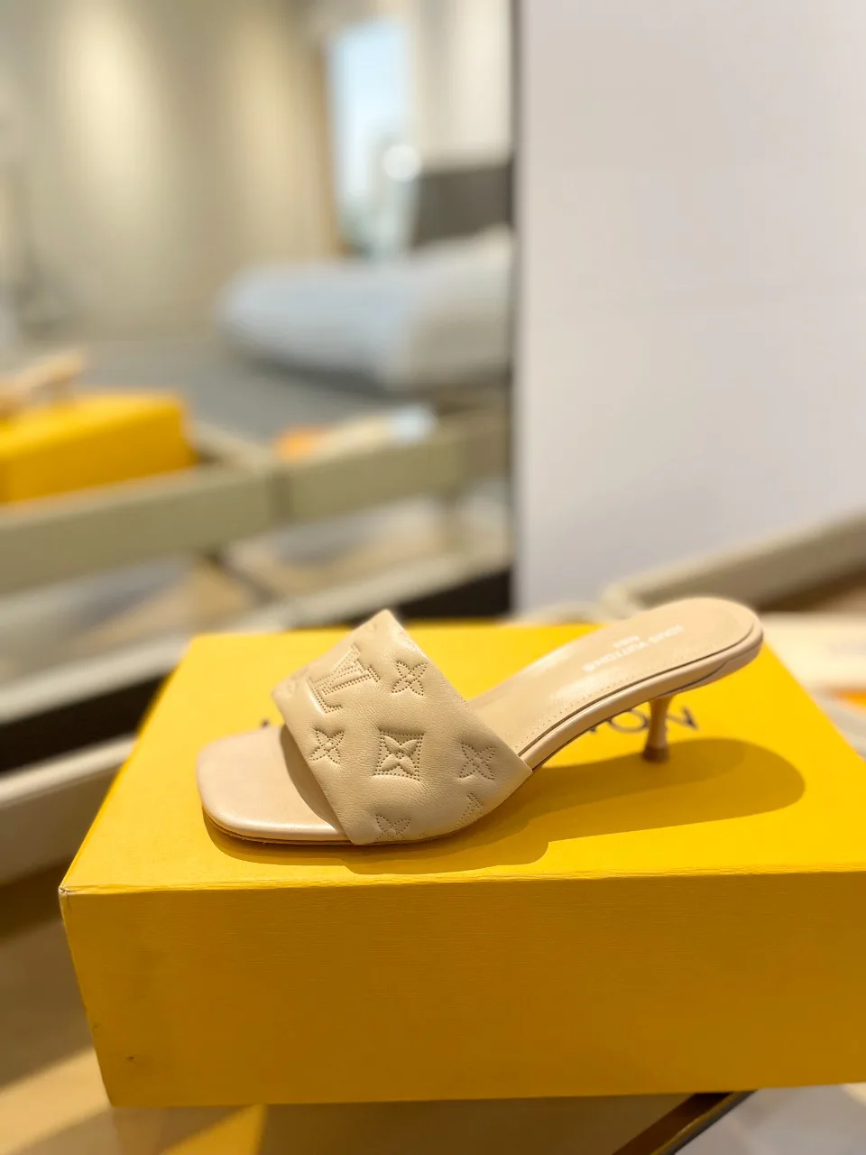 Босоножки Женские Louis Vuitton 9865395