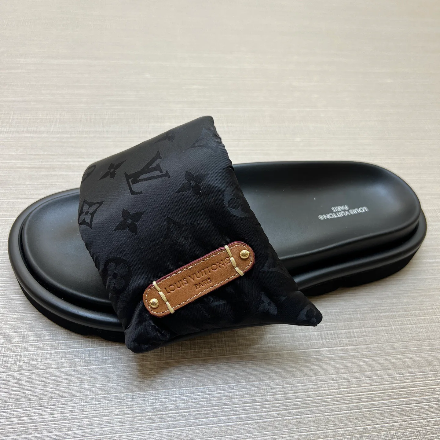Шлепанцы Женские Louis Vuitton 9801564