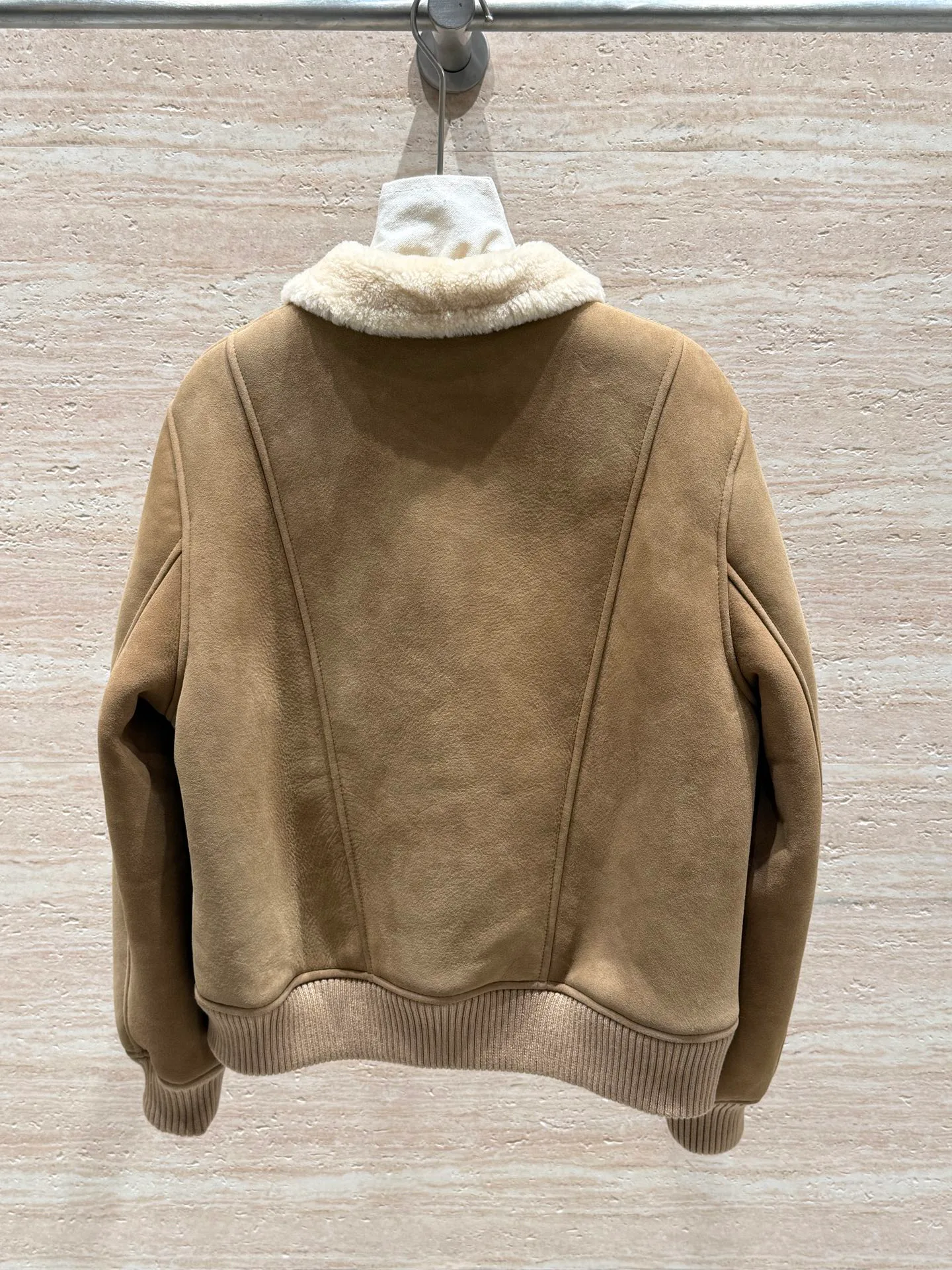 Кожаные Куртки И Дублёнки Женские Celine 2772621