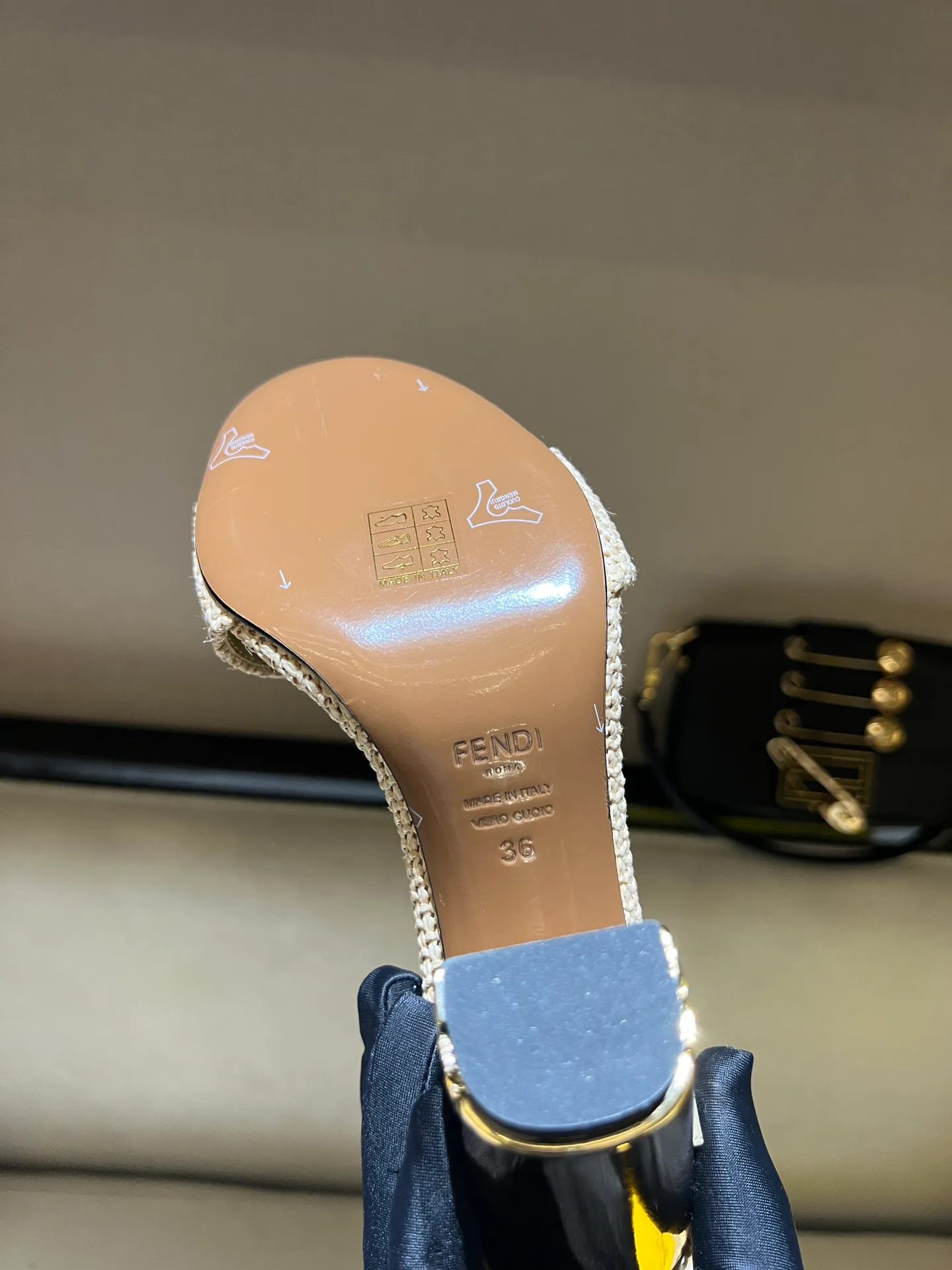 Босоножки Женские Fendi 8666