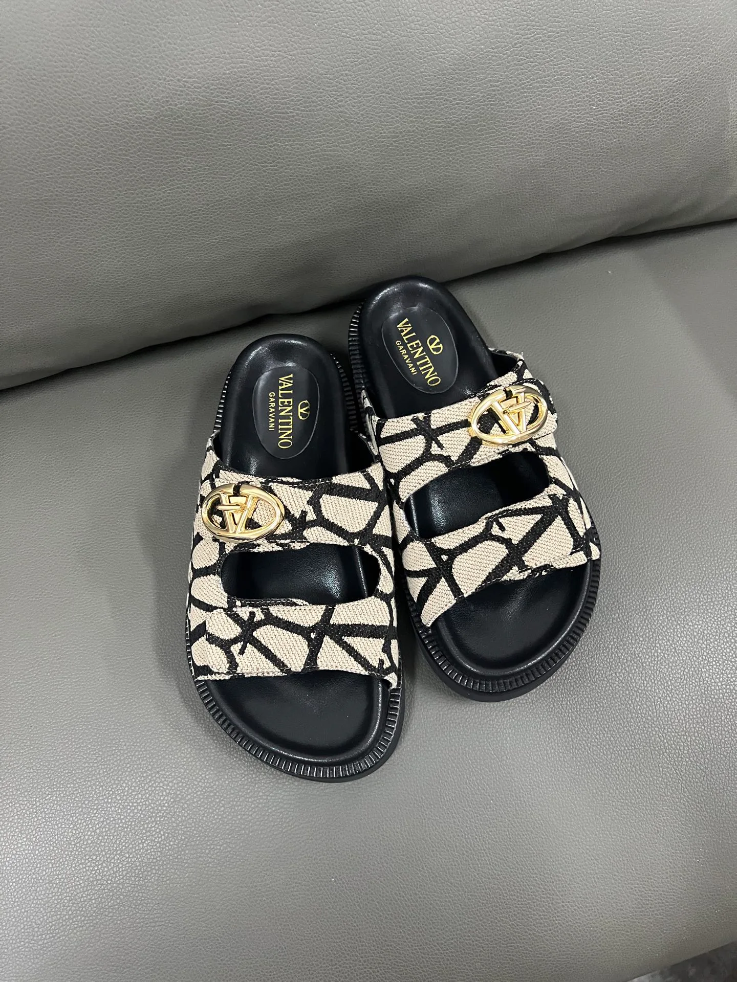 Шлепанцы Женские Valentino 29011