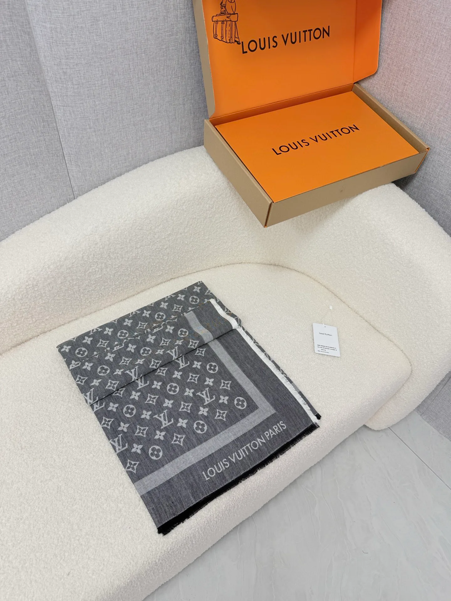 Шарфы Louis Vuitton 18003377
