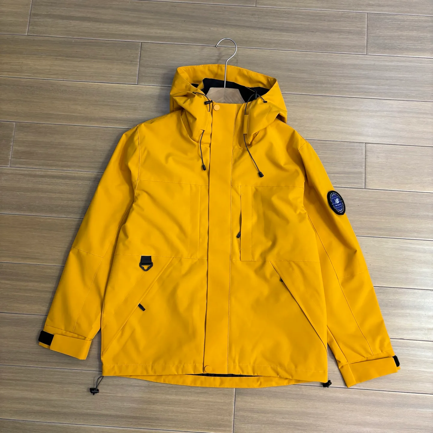 Куртки И Пуховики Женские New Balance 215221