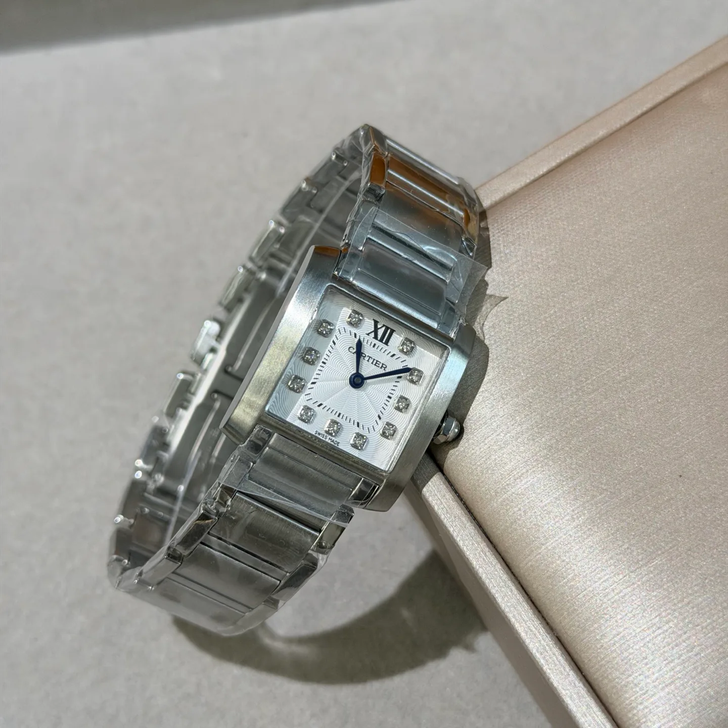 Часы Женские Cartier 17650367