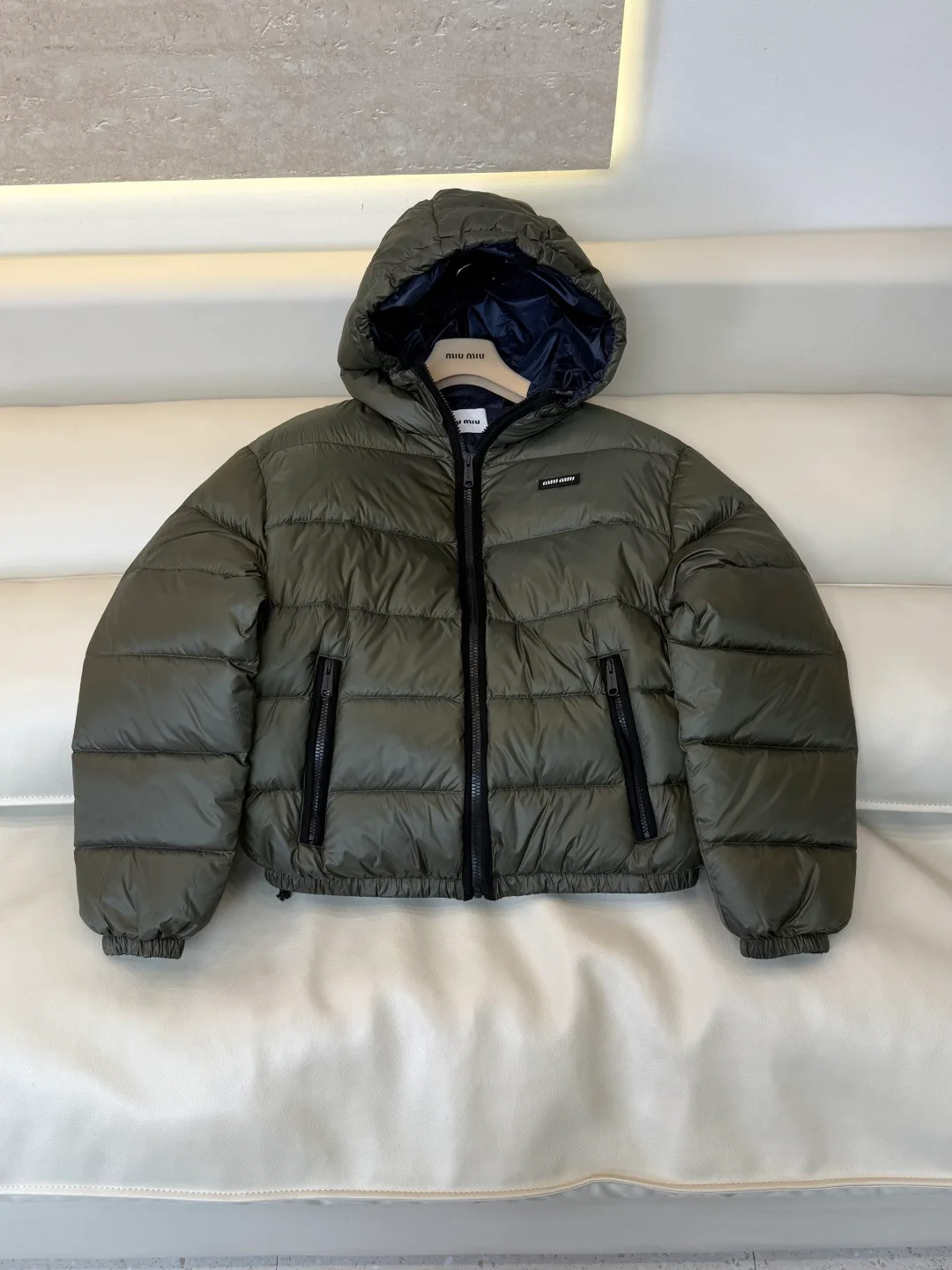 Куртки И Пуховики Женские Miu Miu 18629933