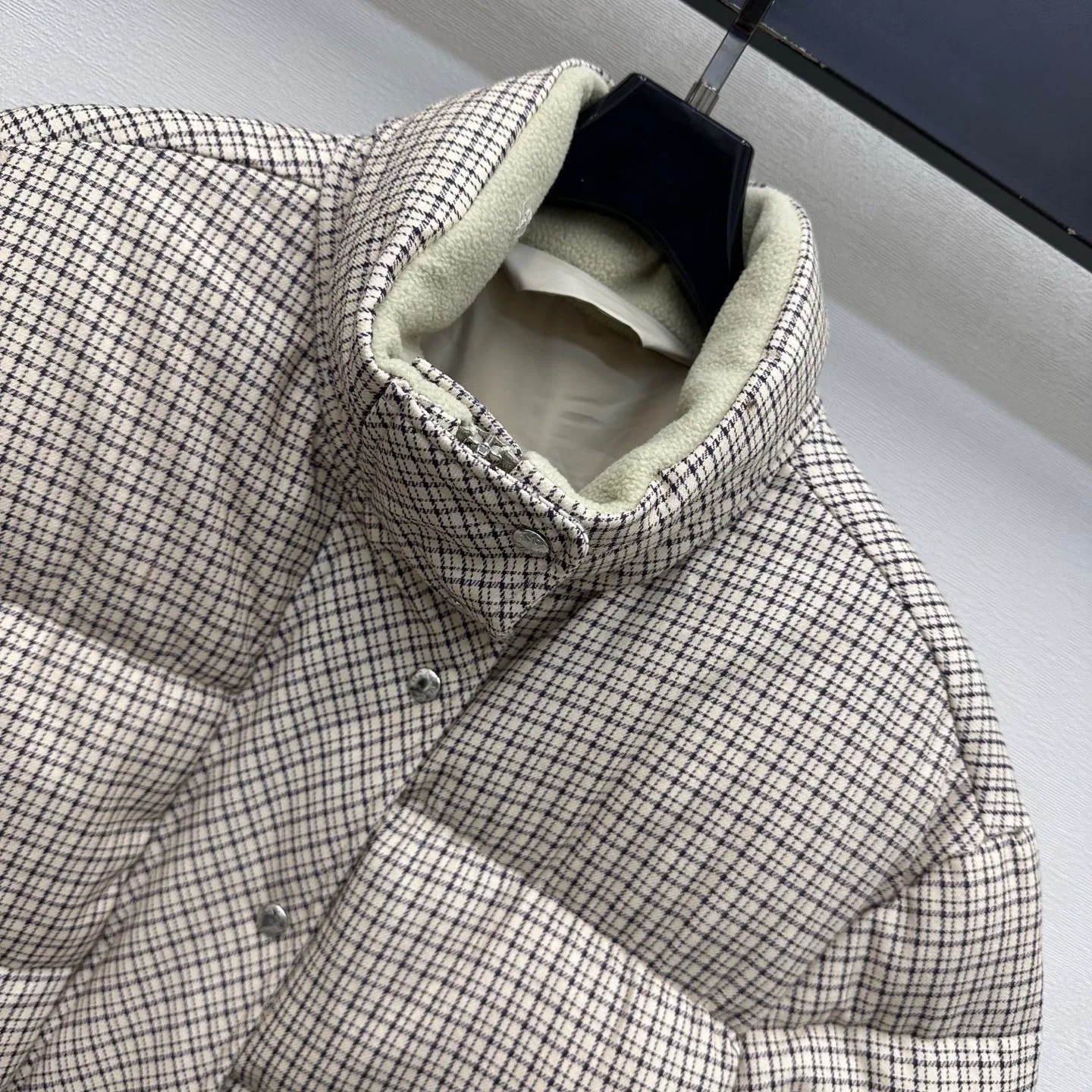 Куртки И Пуховики Женские Moncler 18579386