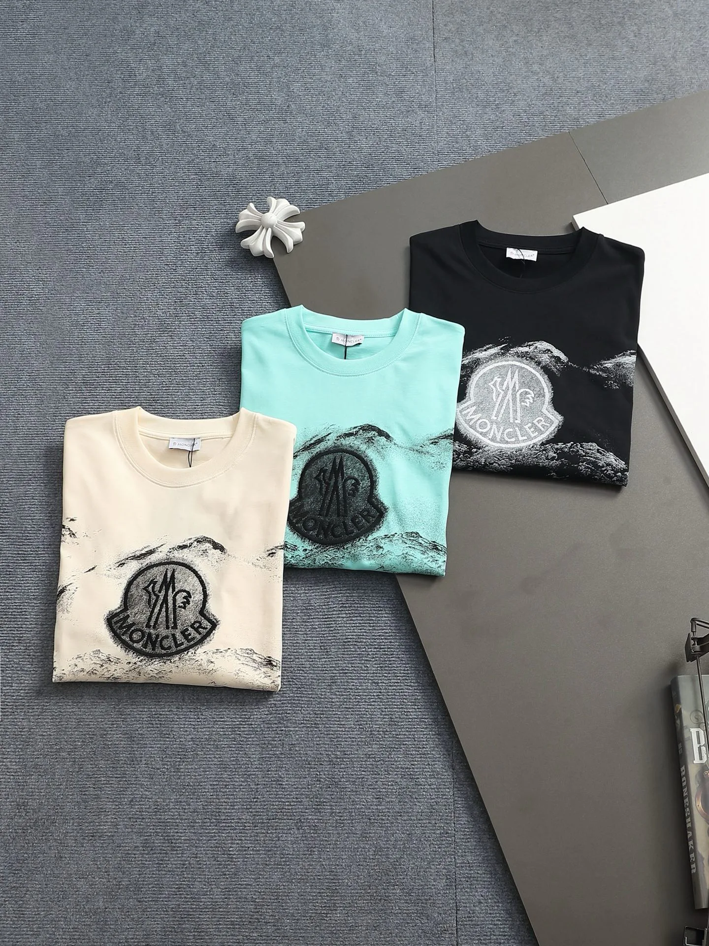 Футболки Женские Moncler 11448119