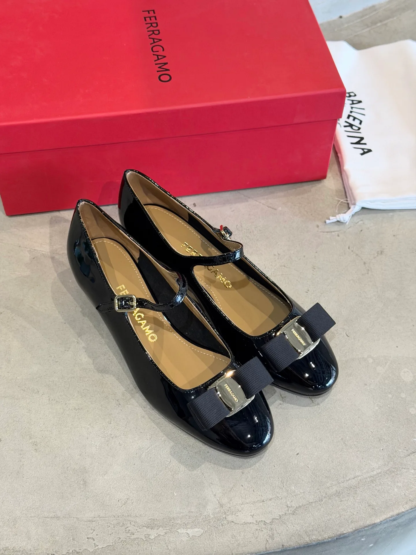 Туфли Женские Salvatore Ferragamo 11675392
