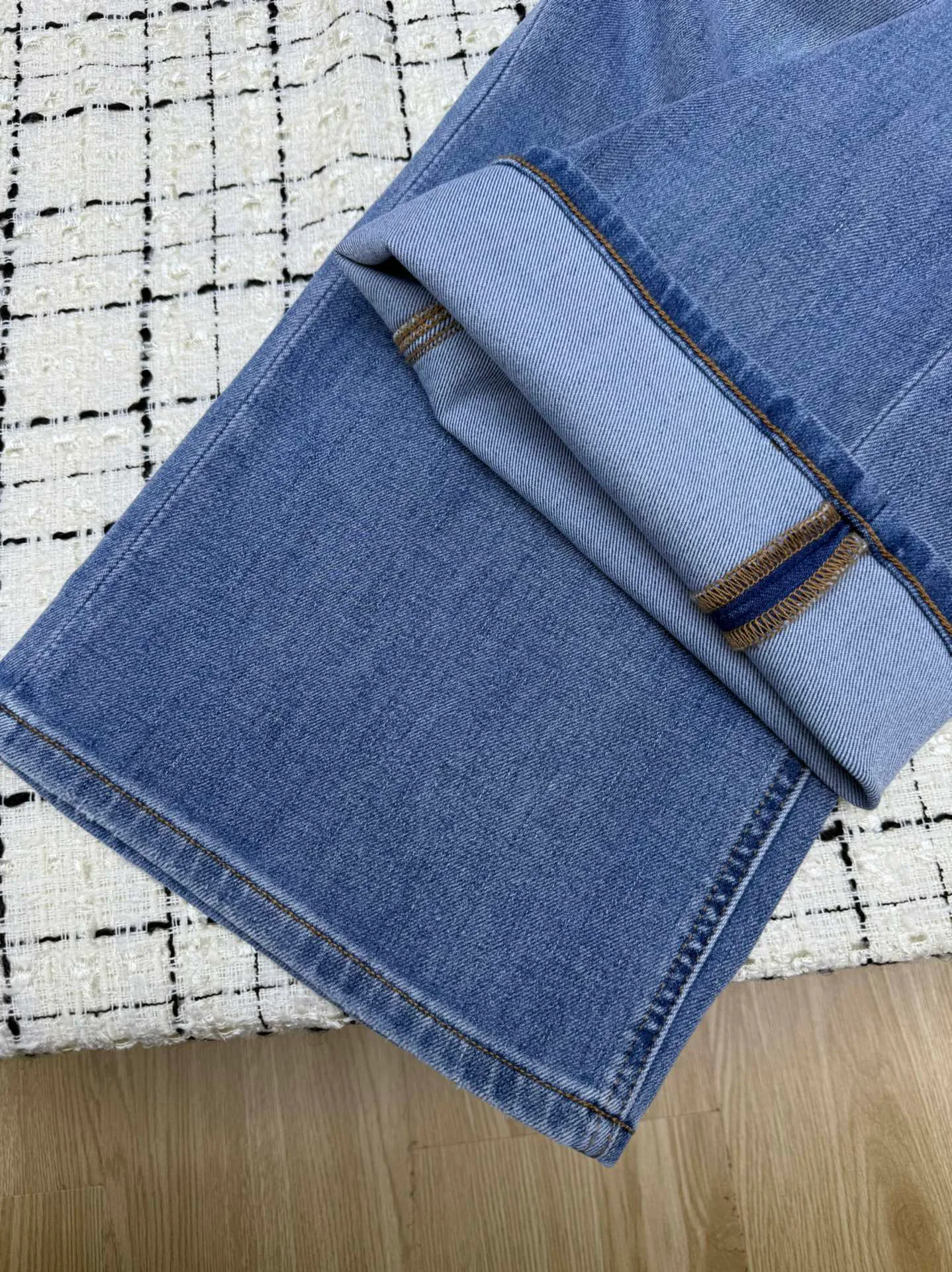 Джинсы Женские Valentino 13563000