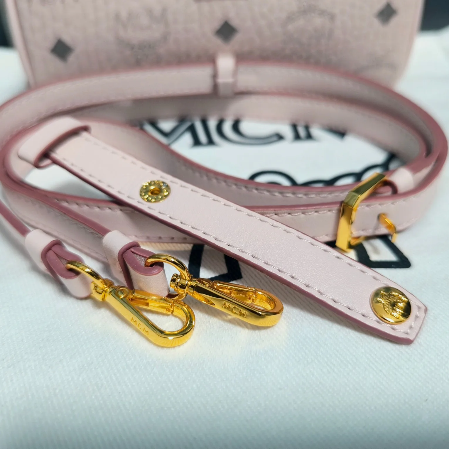Классические Сумки Женские Mcm 17896740