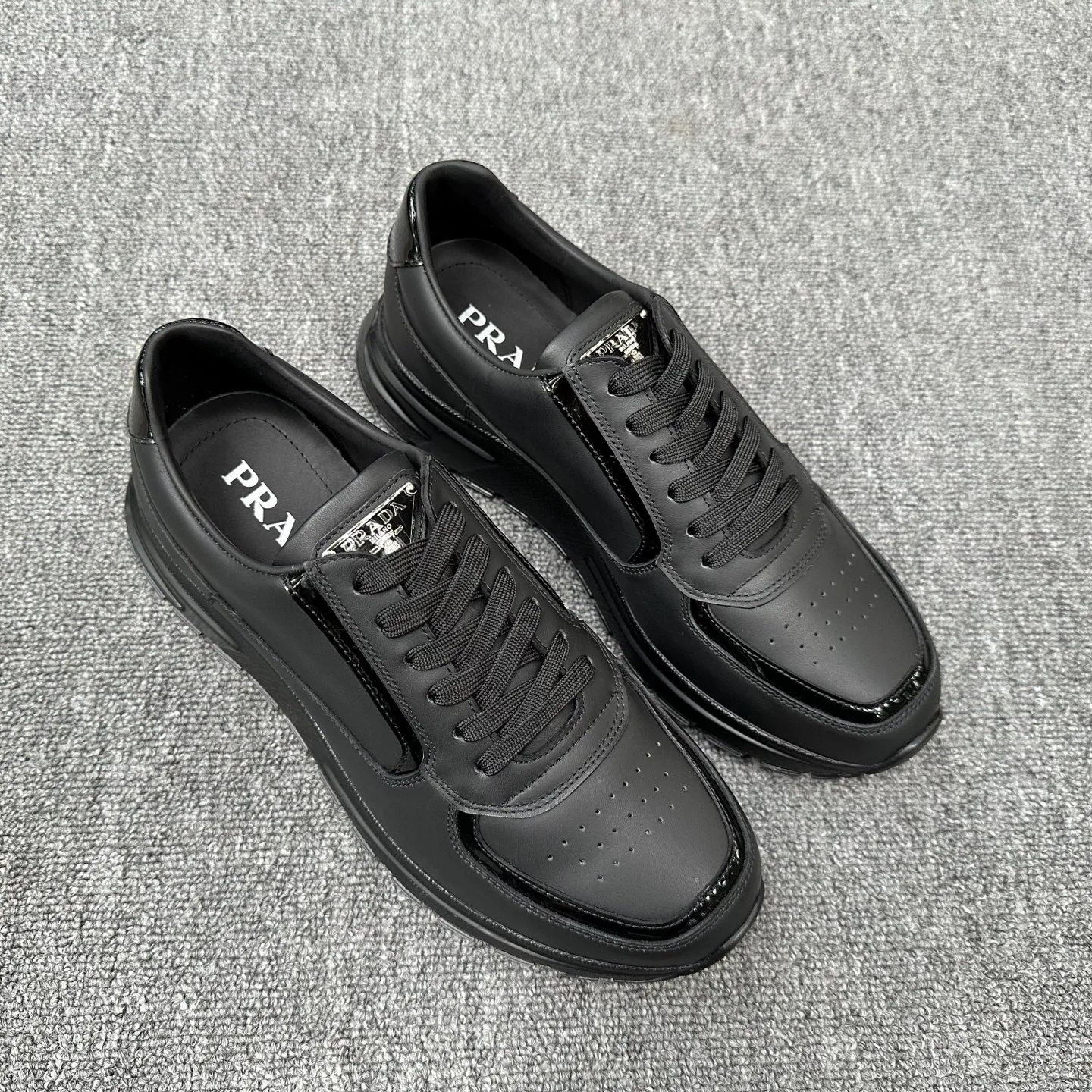 Кроссовки Мужские Prada 258109