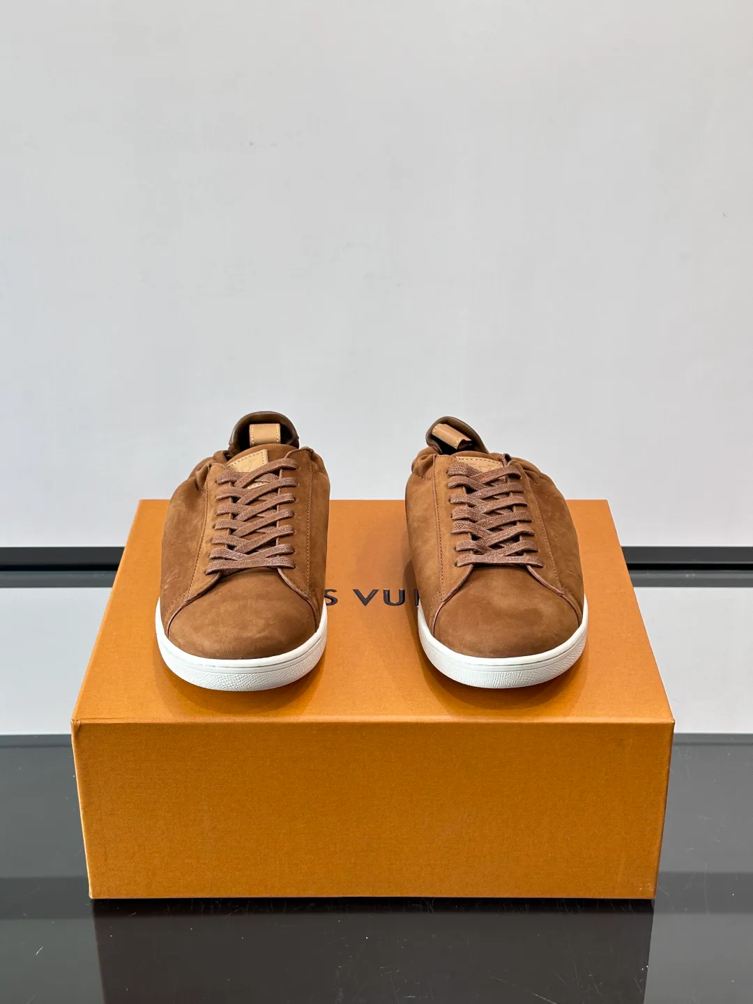 Кроссовки Мужские Louis Vuitton 18263698