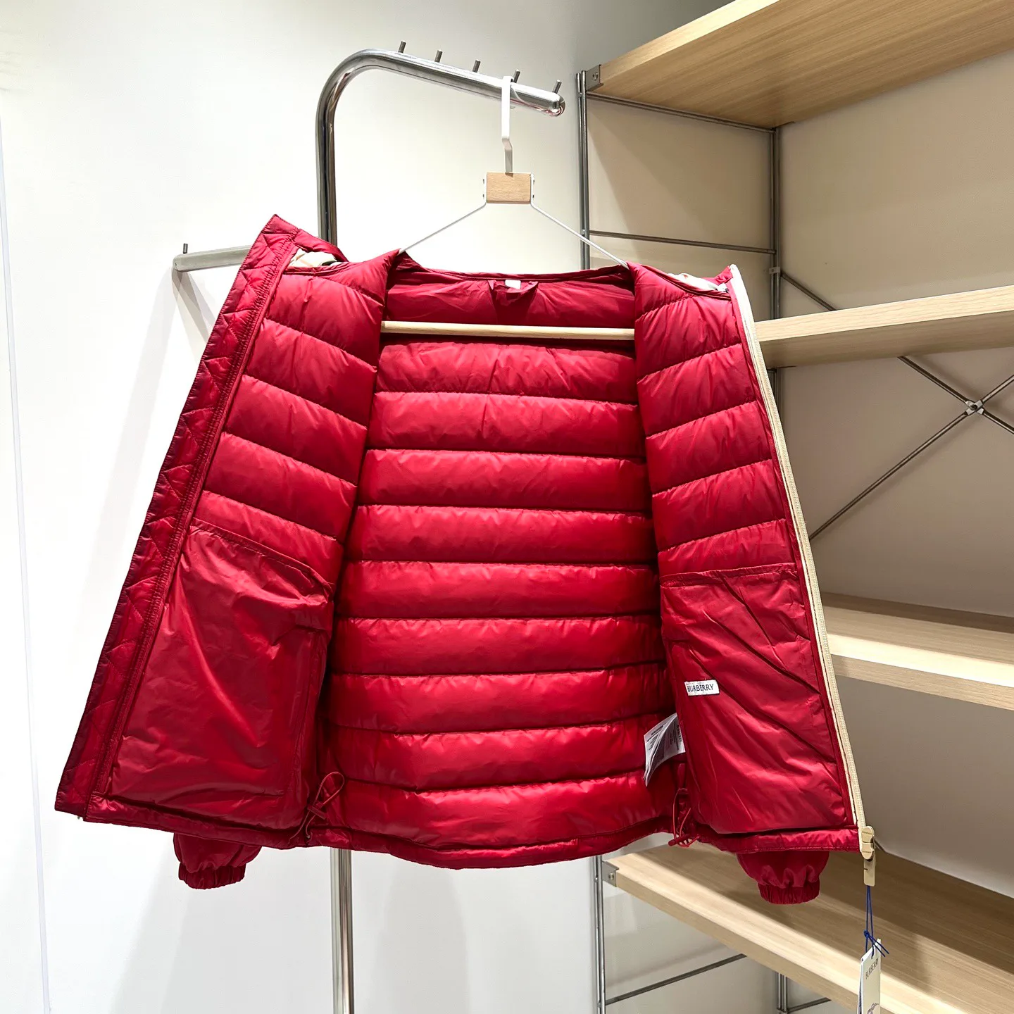 Куртки И Пуховики Женские Burberry 18110901