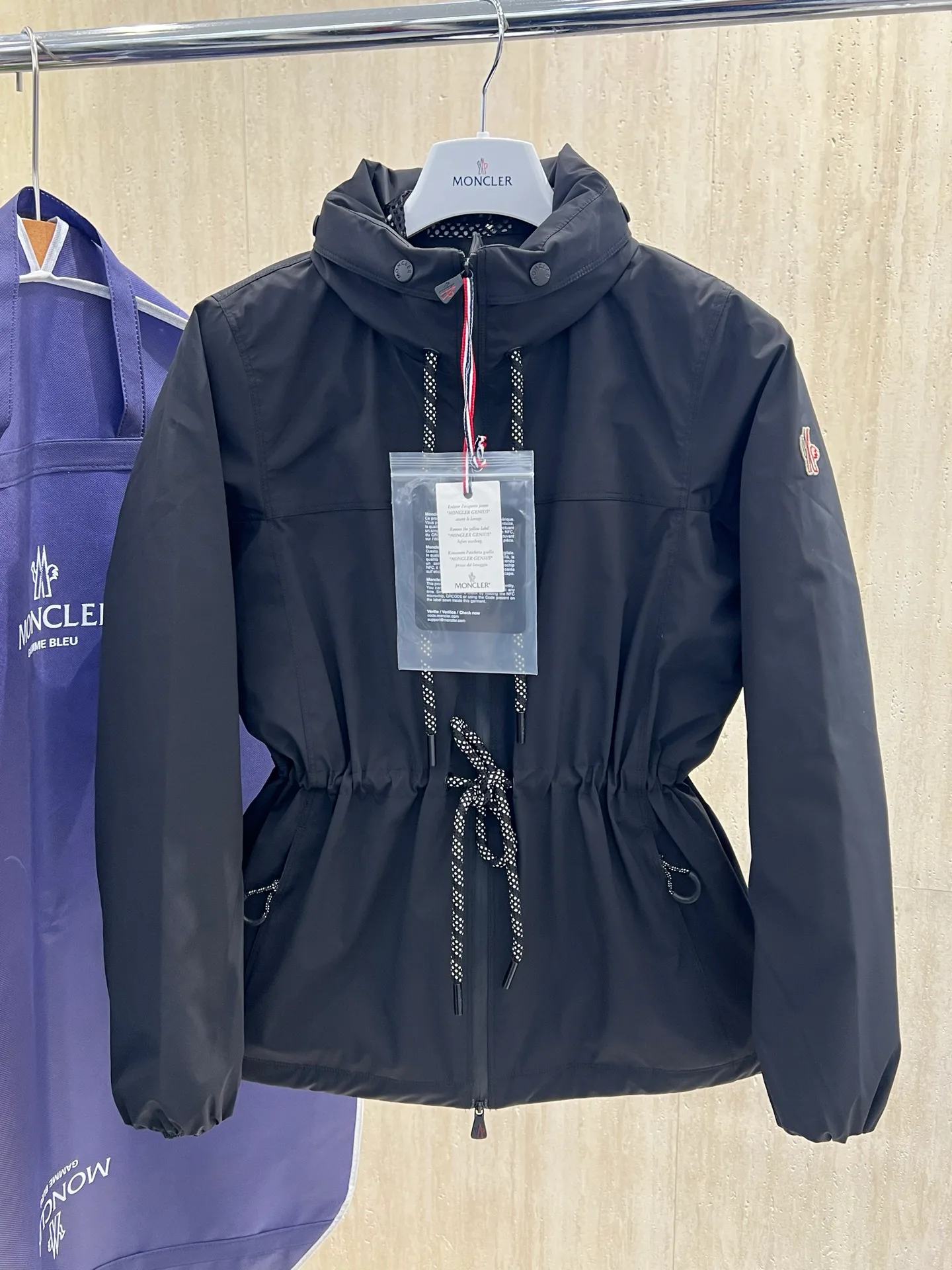 Куртки И Пуховики Женские Moncler 19185581