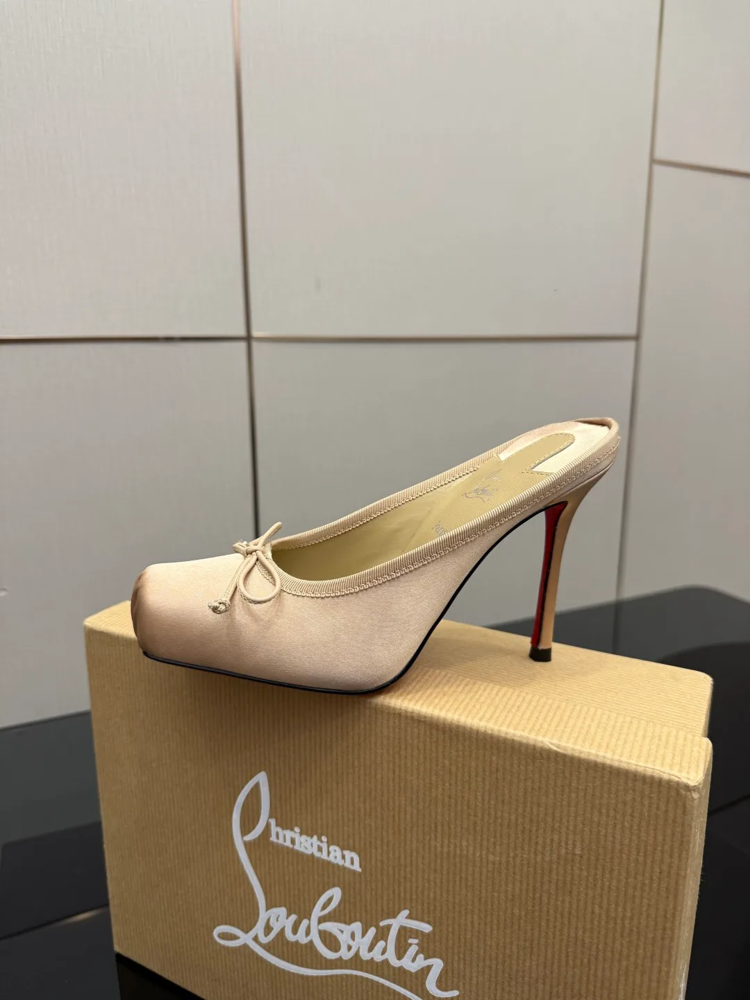 Туфли Женские Christian Louboutin 587115