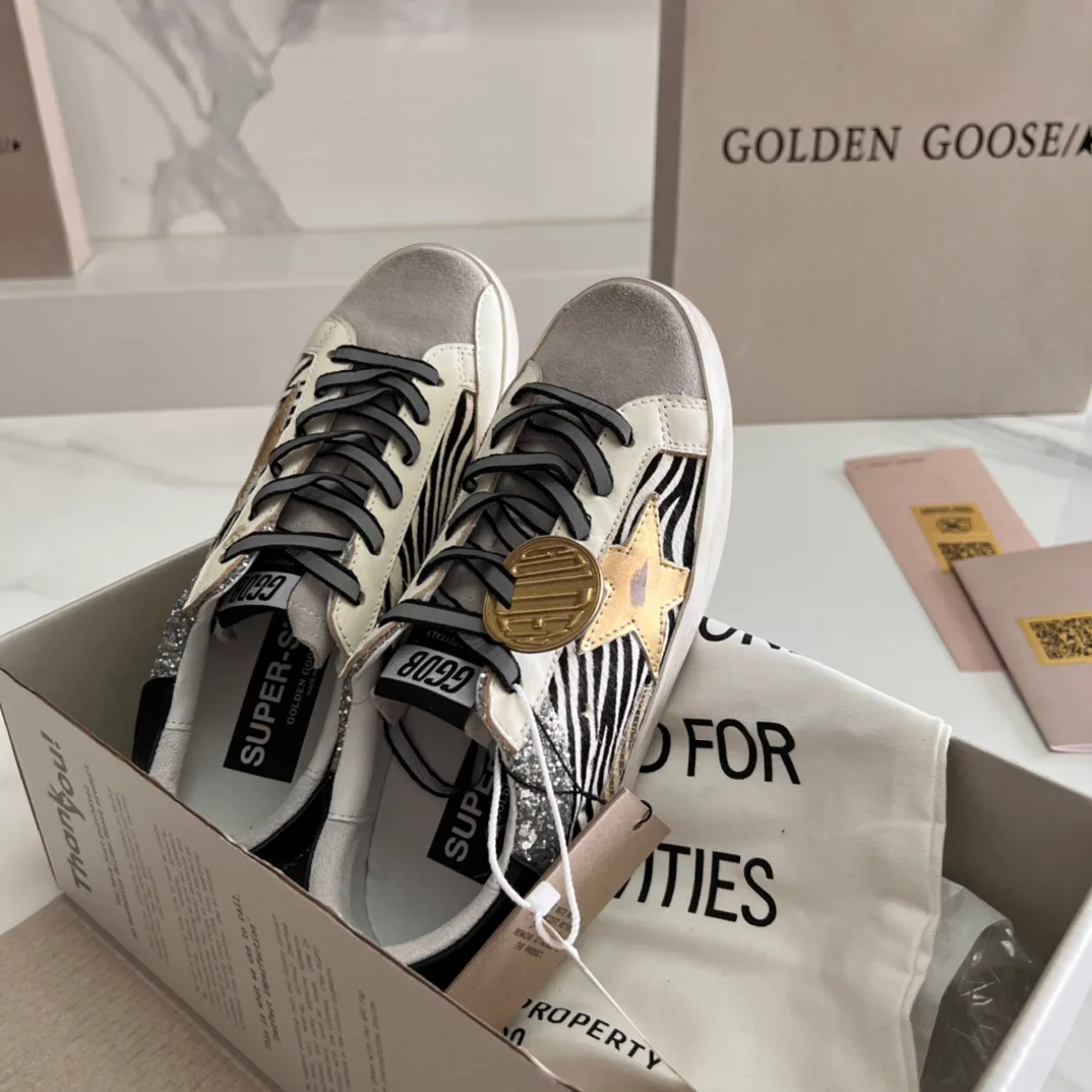 Кроссовки Женские Golden Goose 16995658