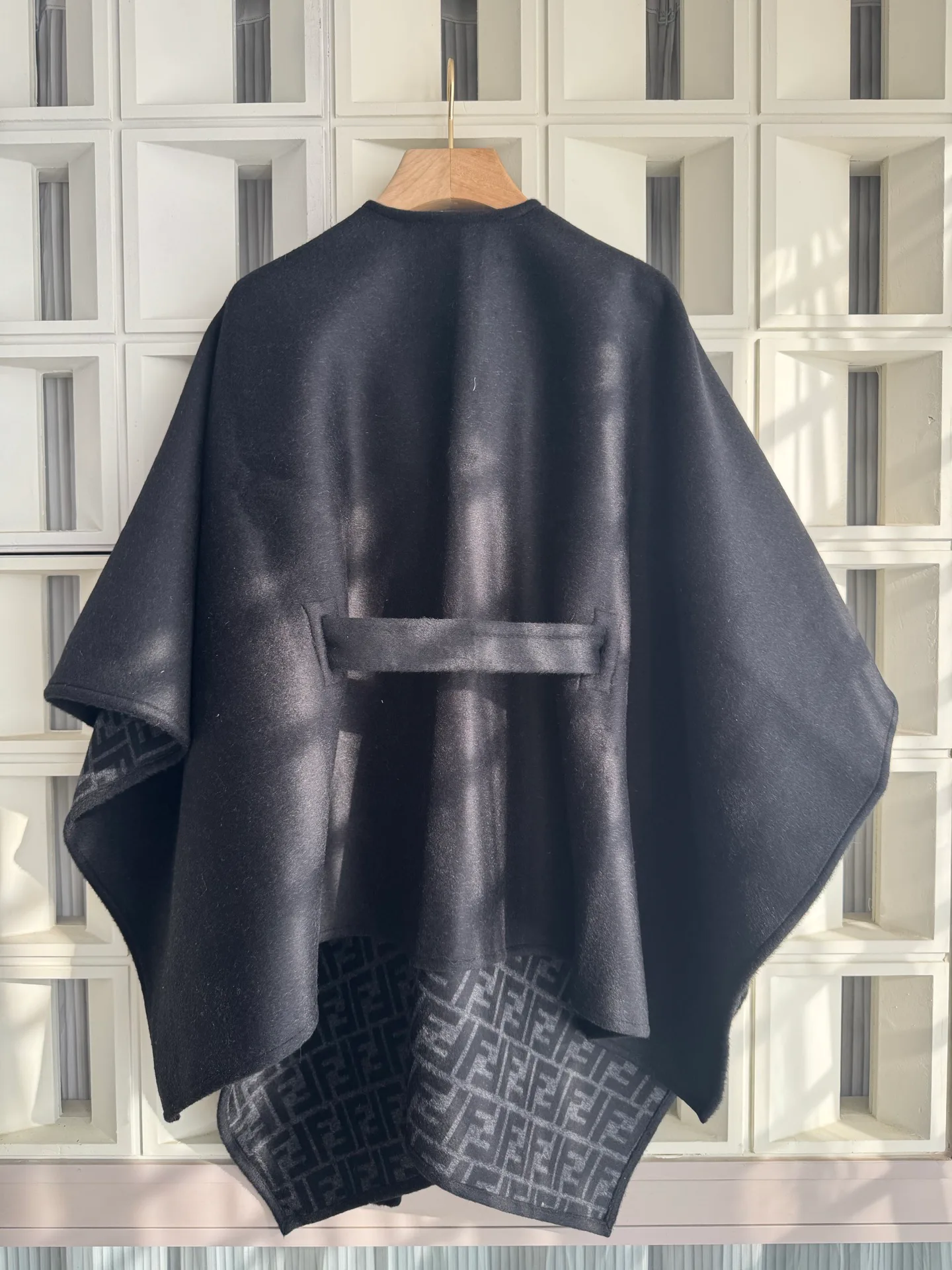 Пальто Женские Fendi 18361622