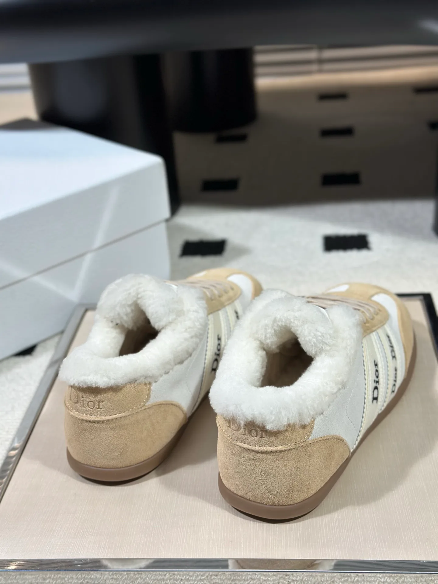 Кроссовки Женские Christian Dior 18366775