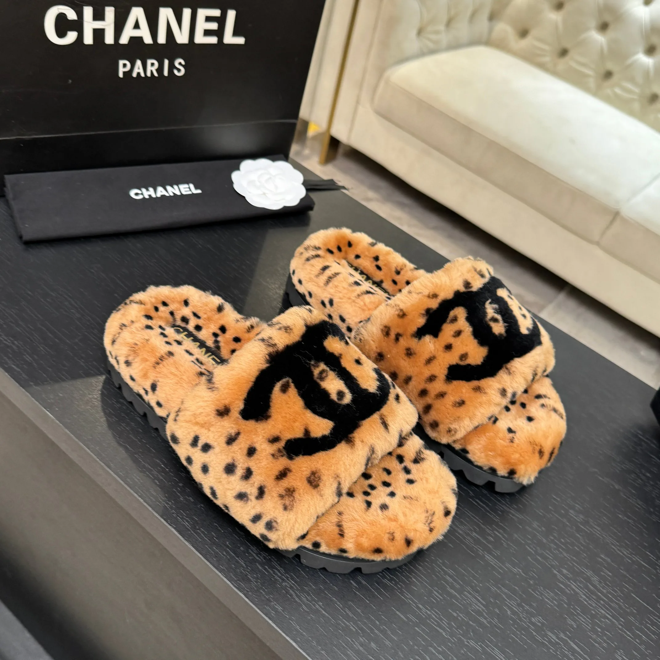 Тапочки Женские Chanel 18062750