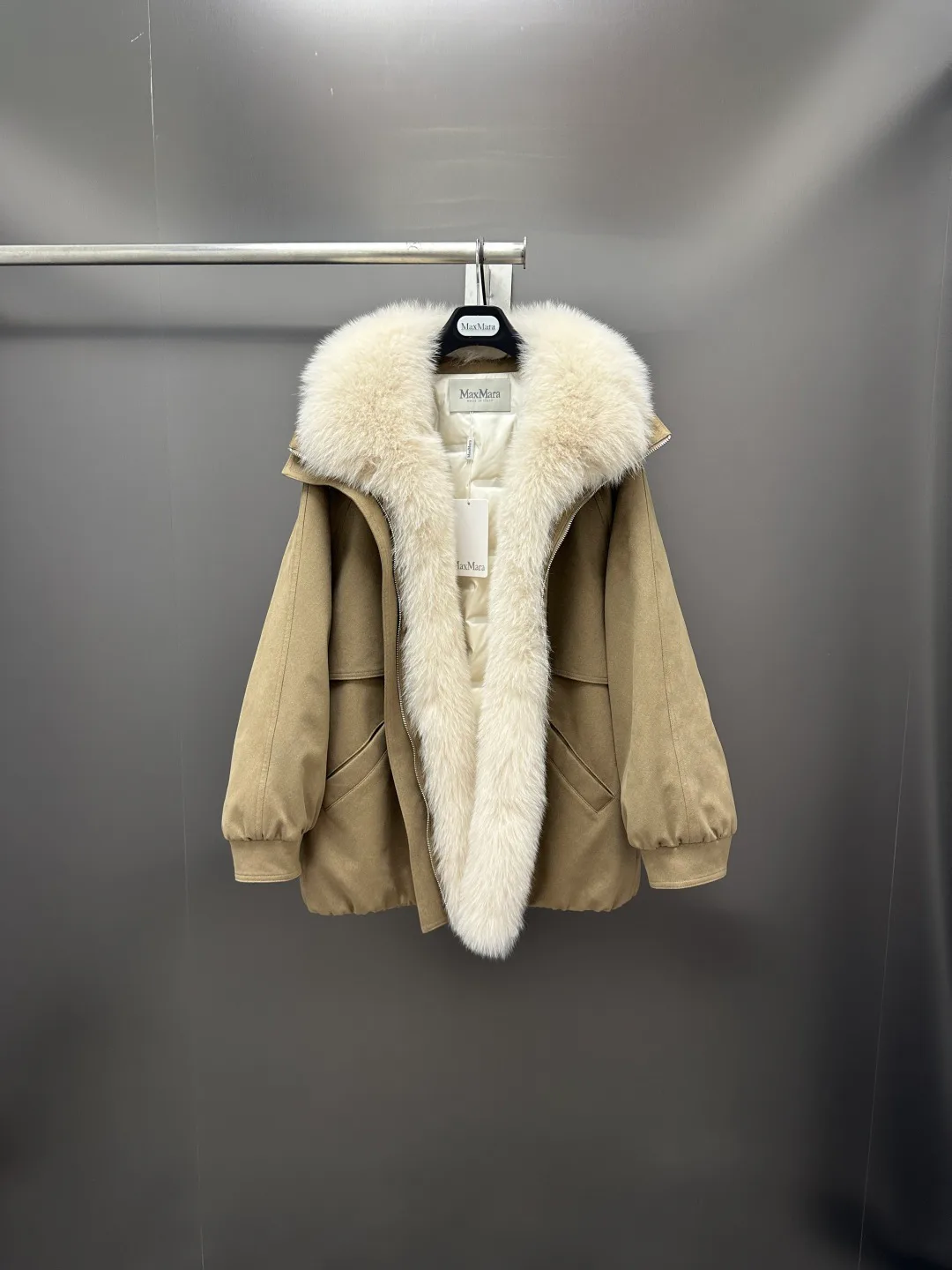 Куртки И Пуховики Женские Max Mara 18702423