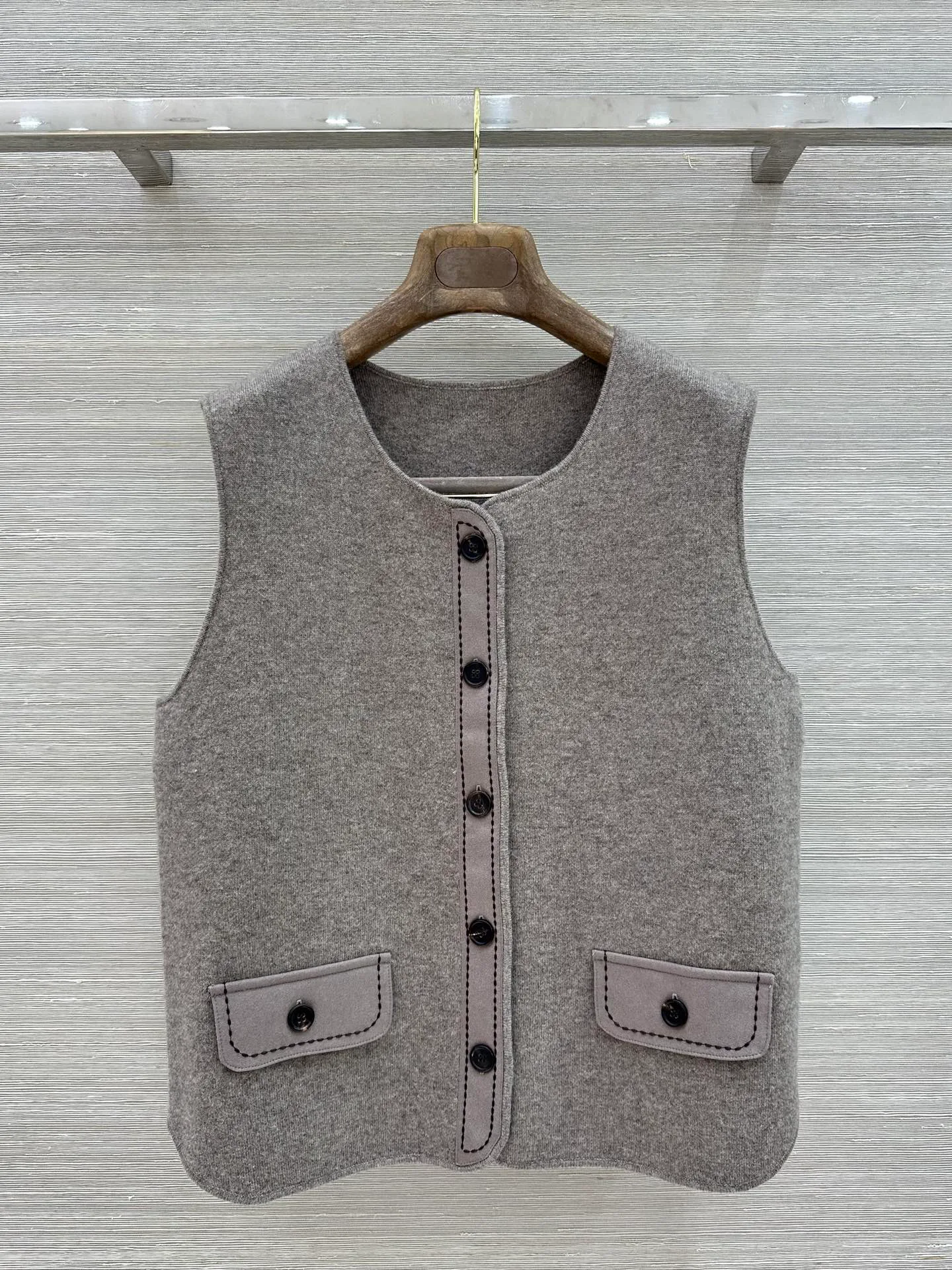 Жилеты Женские Loro Piana 18250125