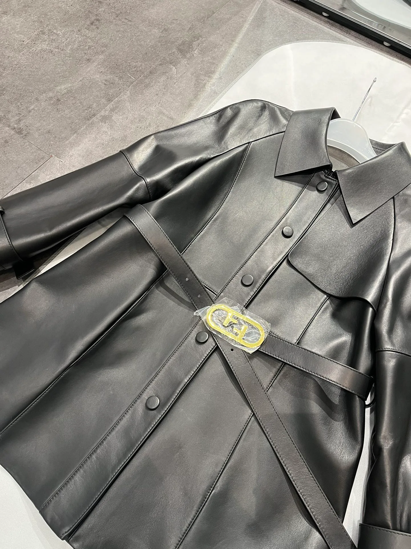 Кожаные Куртки И Дублёнки Мужские Fendi 10088537