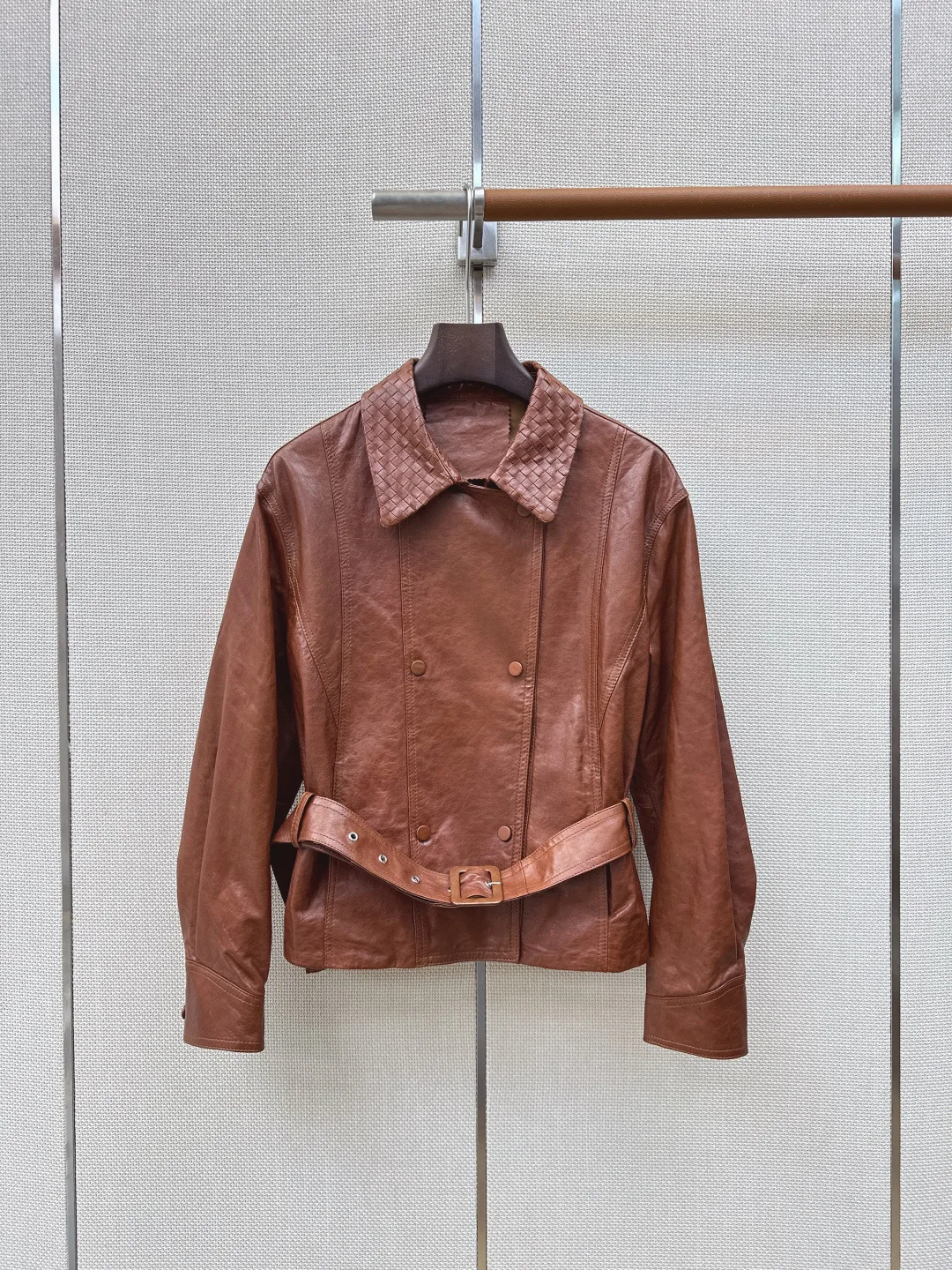 Кожаные Куртки И Дублёнки Женские Bottega Veneta 19073856
