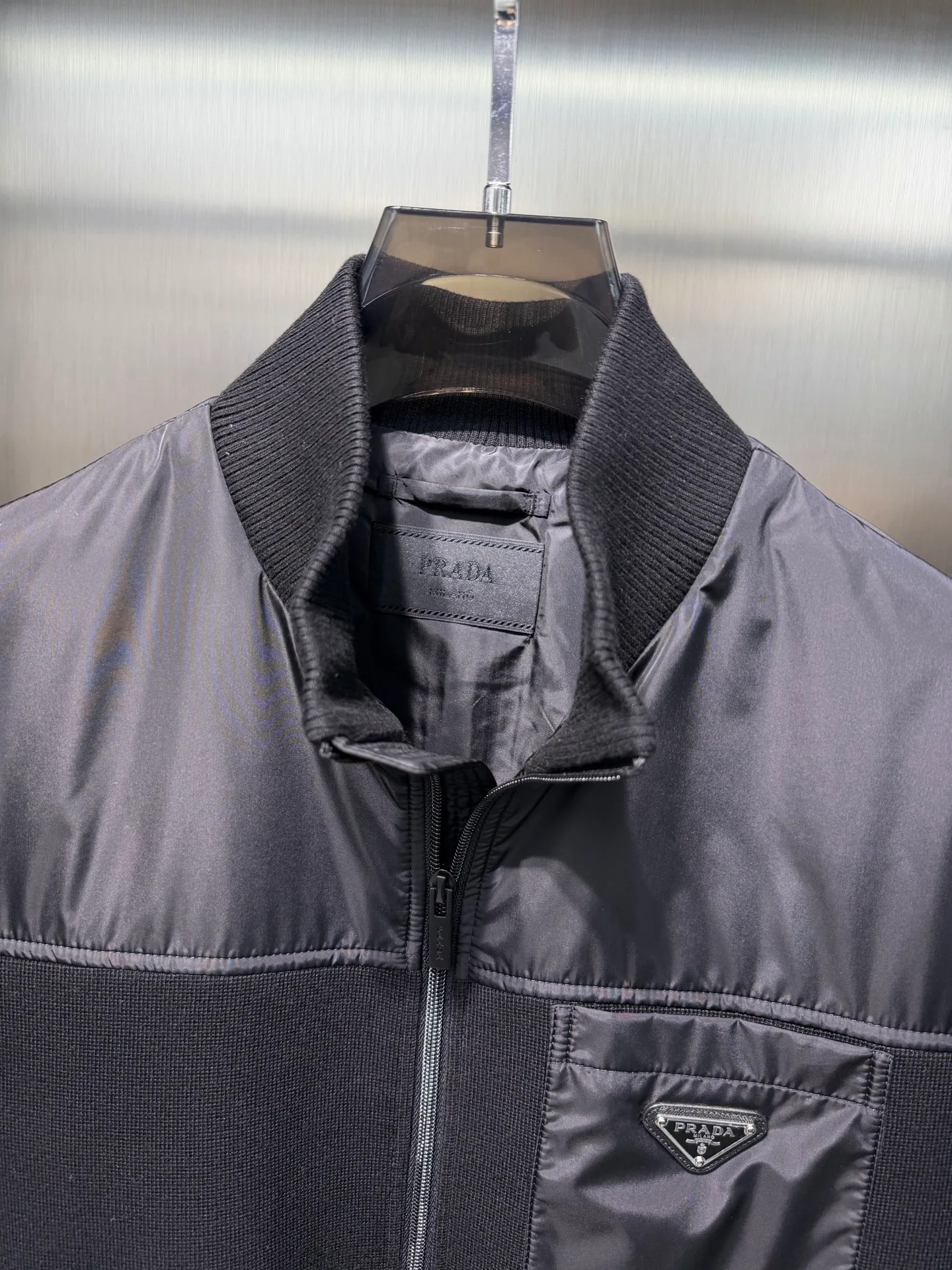 Куртки И Пуховики Женские Prada 18177863