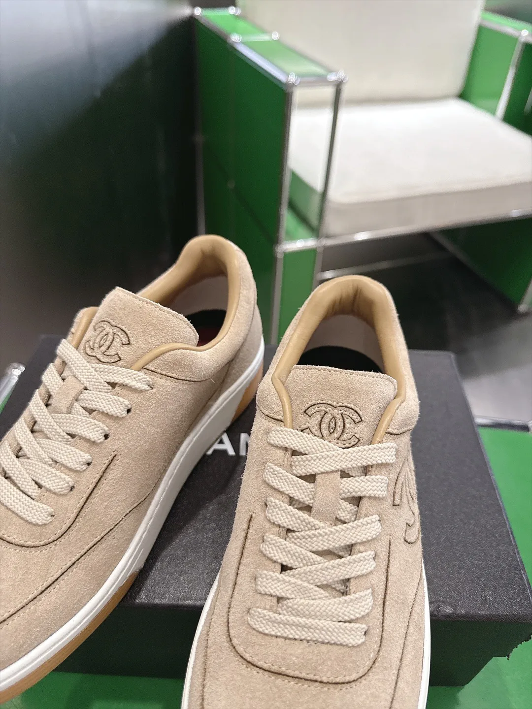Кроссовки Женские Chanel 18324647