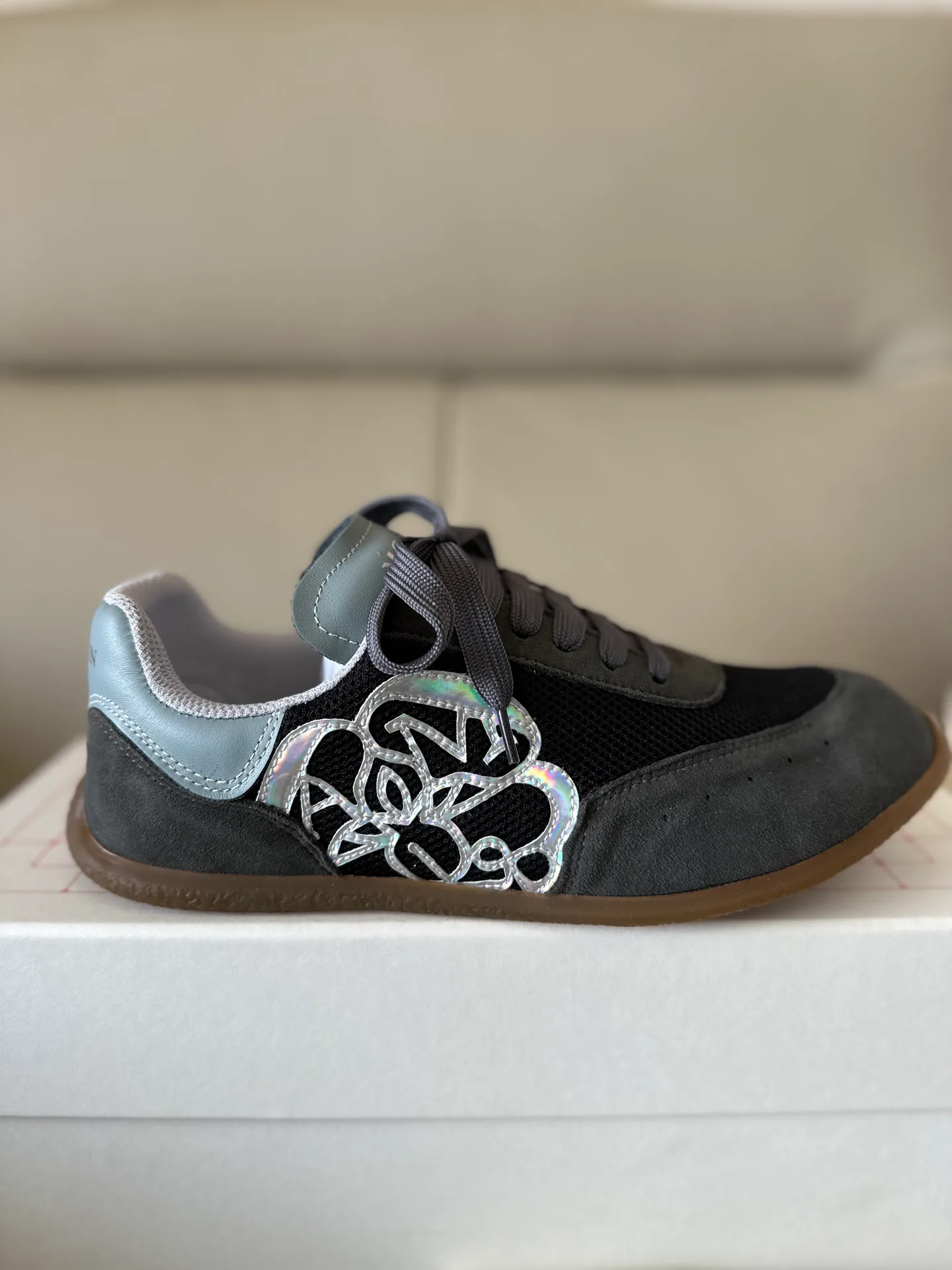 Кроссовки Женские Alexander Mcqueen 18616779